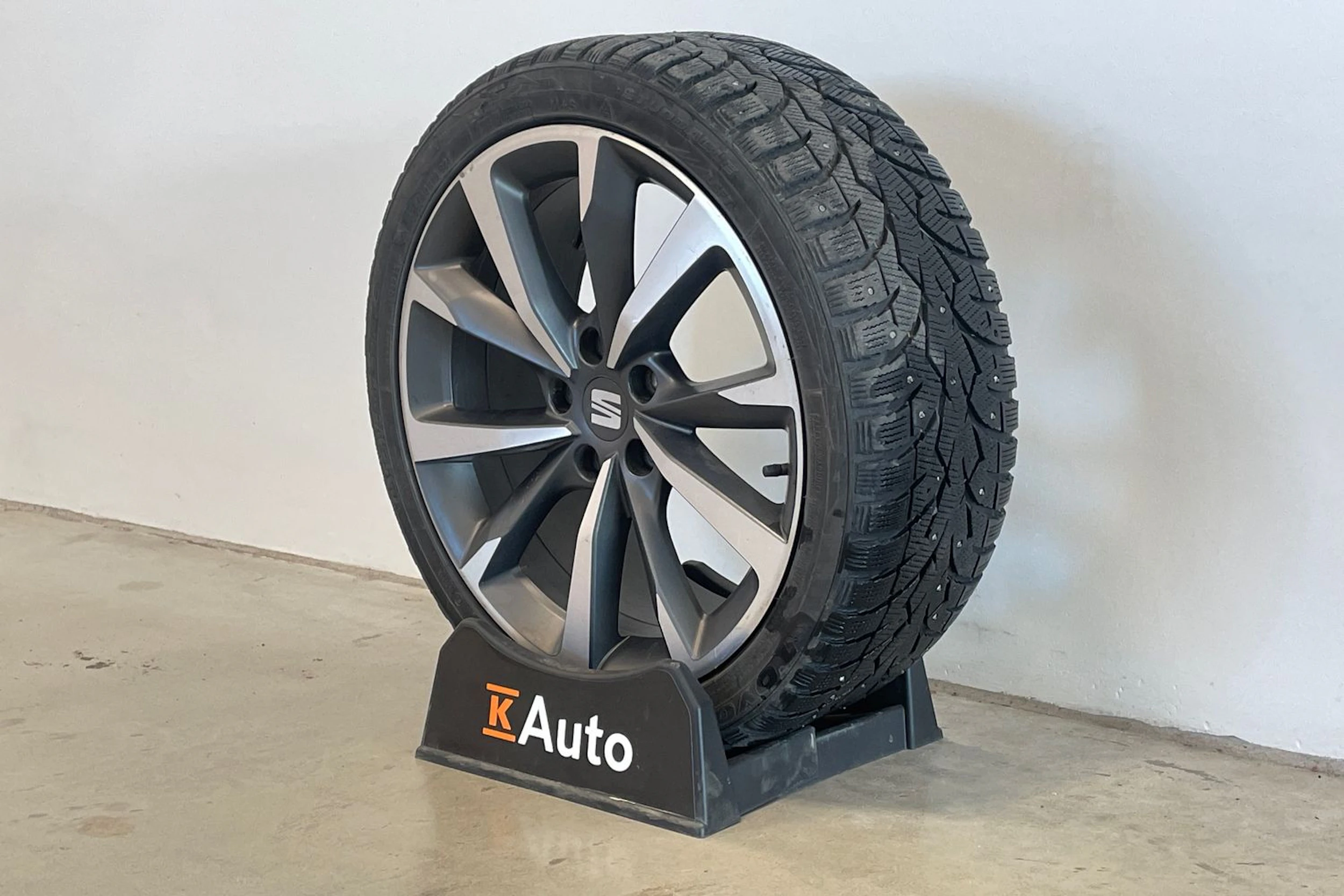 musta CUPRA Leon Sportstourer 2021 kuva 13.