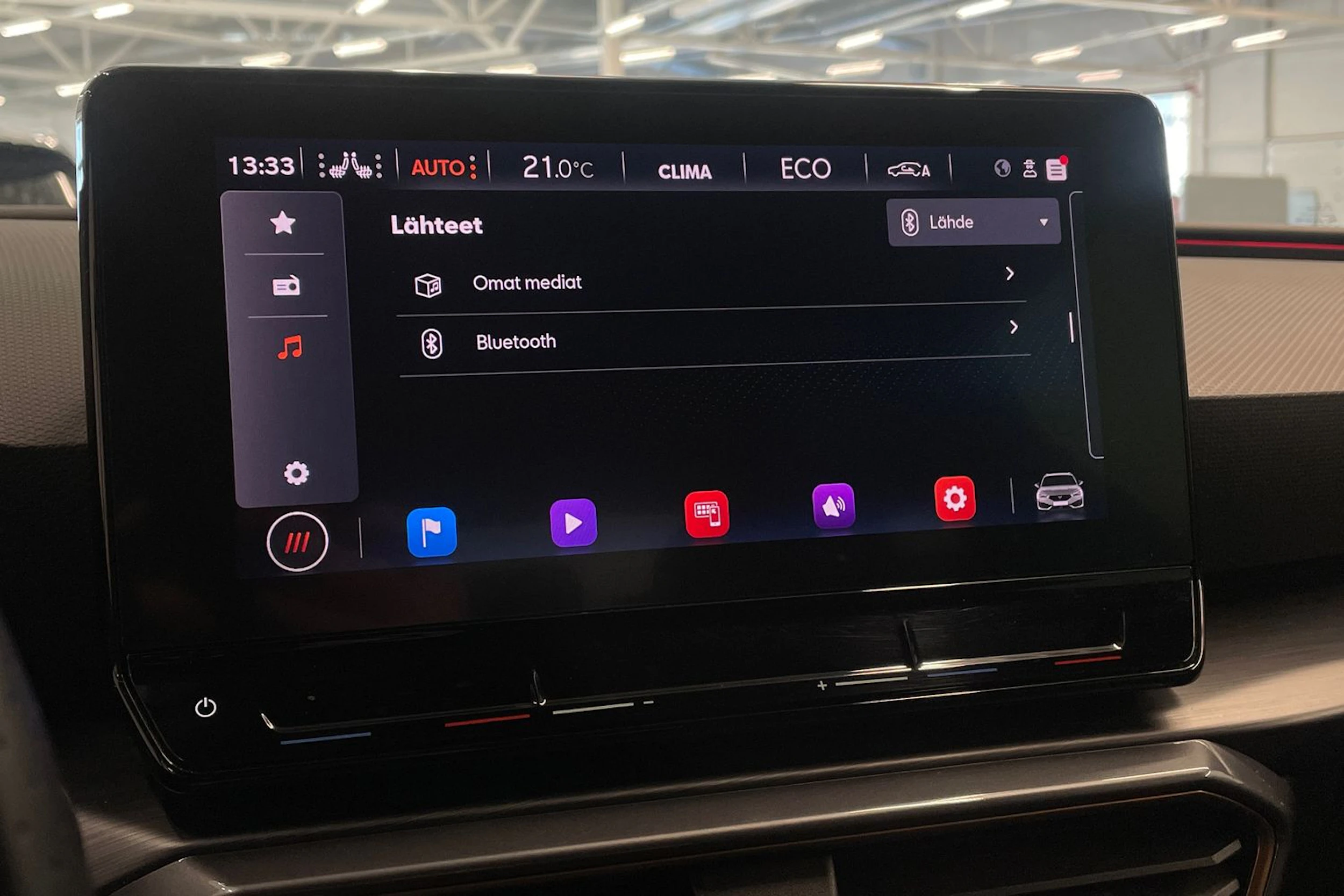 musta CUPRA Leon Sportstourer 2021 kuva 20.