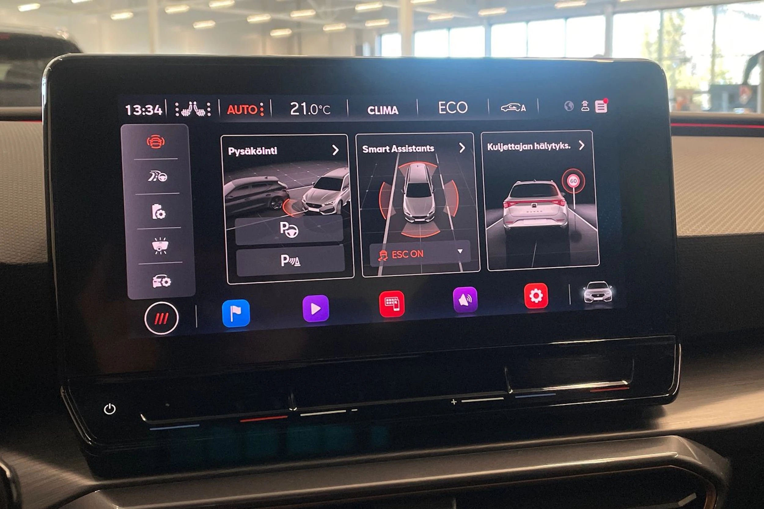musta CUPRA Leon Sportstourer 2021 kuva 23.