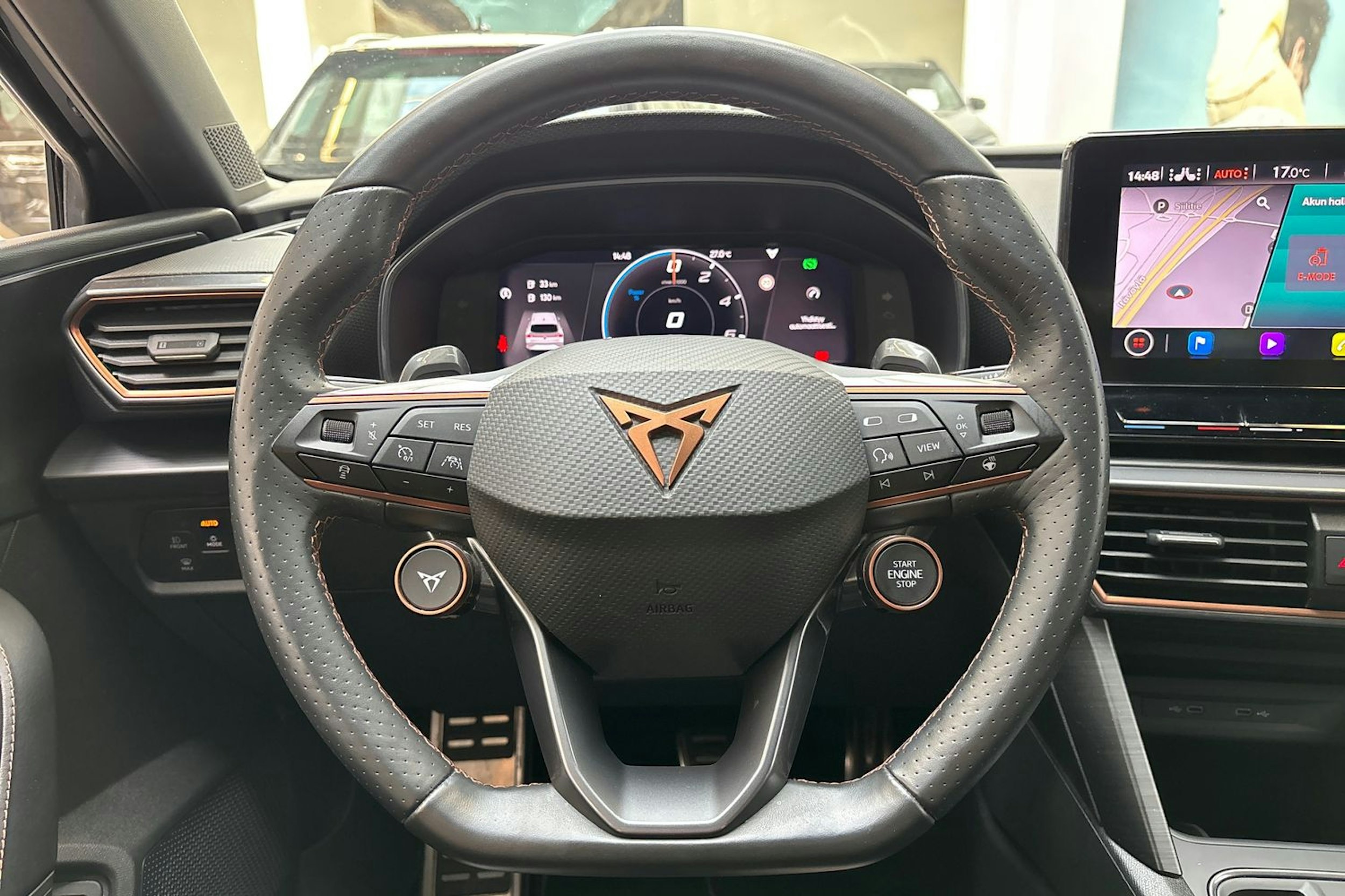 musta CUPRA Leon Sportstourer 2021 kuva 16.