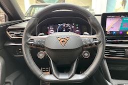 musta CUPRA Leon Sportstourer 2021 kuva 16.