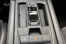 musta CUPRA Leon Sportstourer 2021 kuva 23.