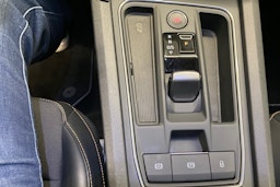 musta CUPRA Leon Sportstourer 2021 kuva 24.