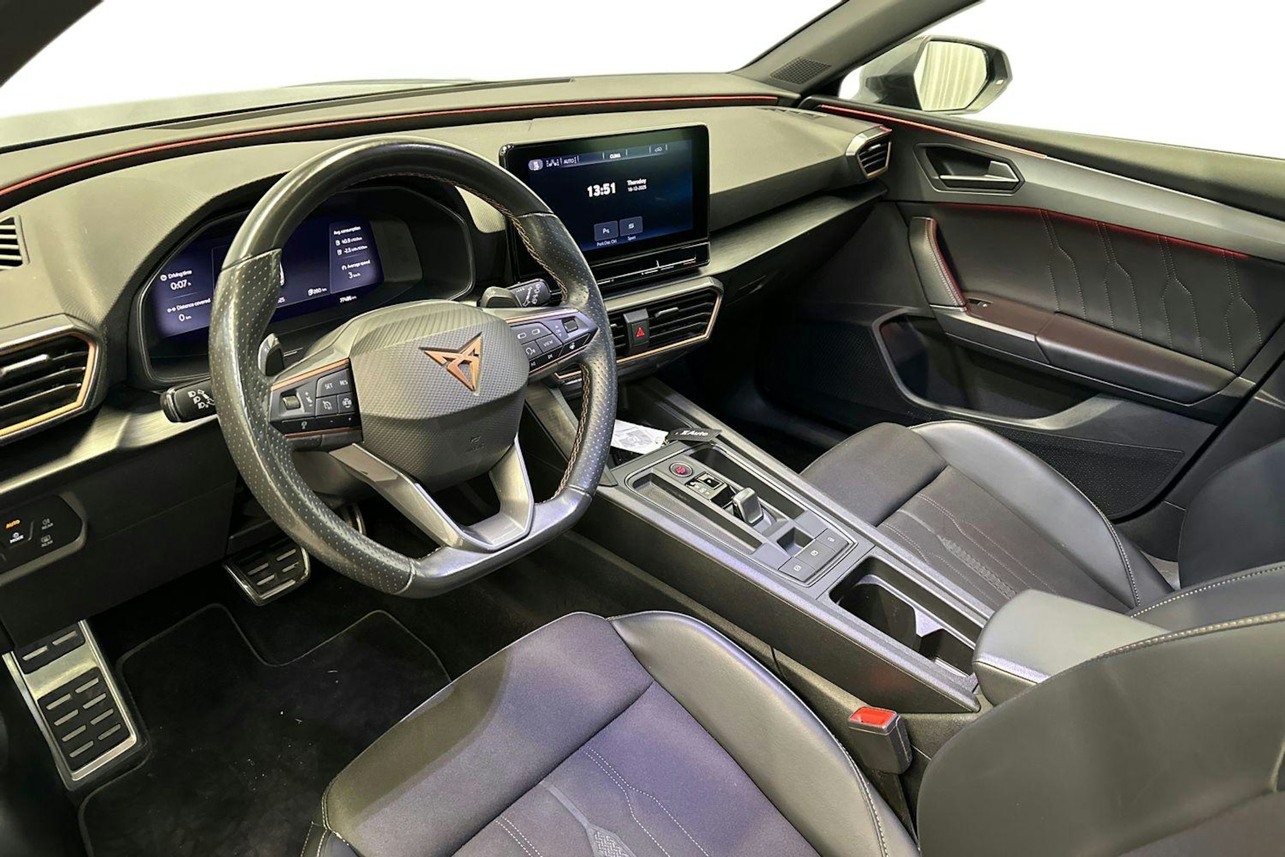 musta CUPRA Leon Sportstourer 2022 kuva 7.