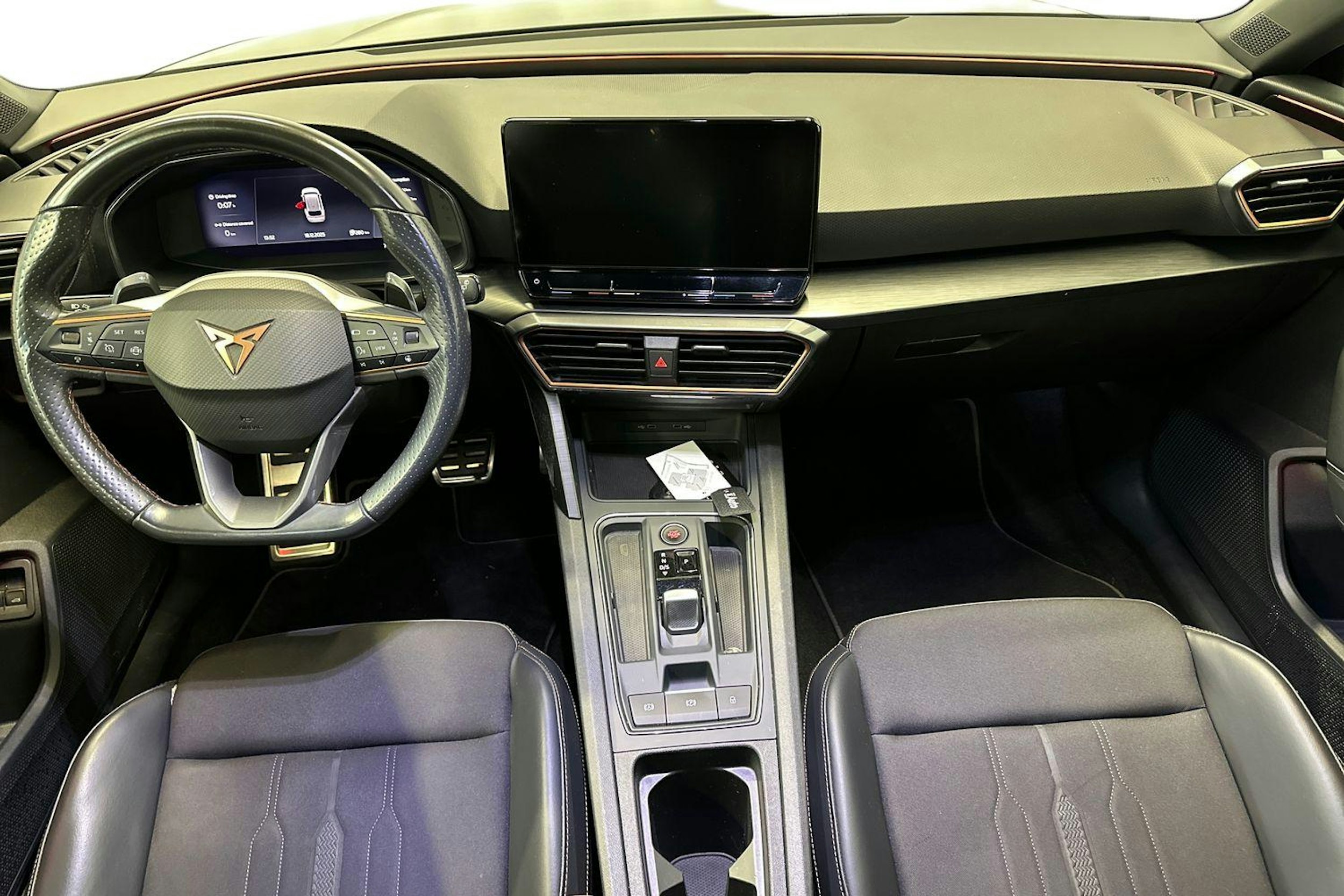 musta CUPRA Leon Sportstourer 2022 kuva 9.