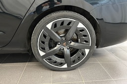 musta CUPRA Leon Sportstourer 2022 kuva 13.