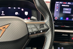 musta CUPRA Leon Sportstourer 2022 kuva 16.