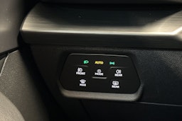 musta CUPRA Leon Sportstourer 2022 kuva 21.