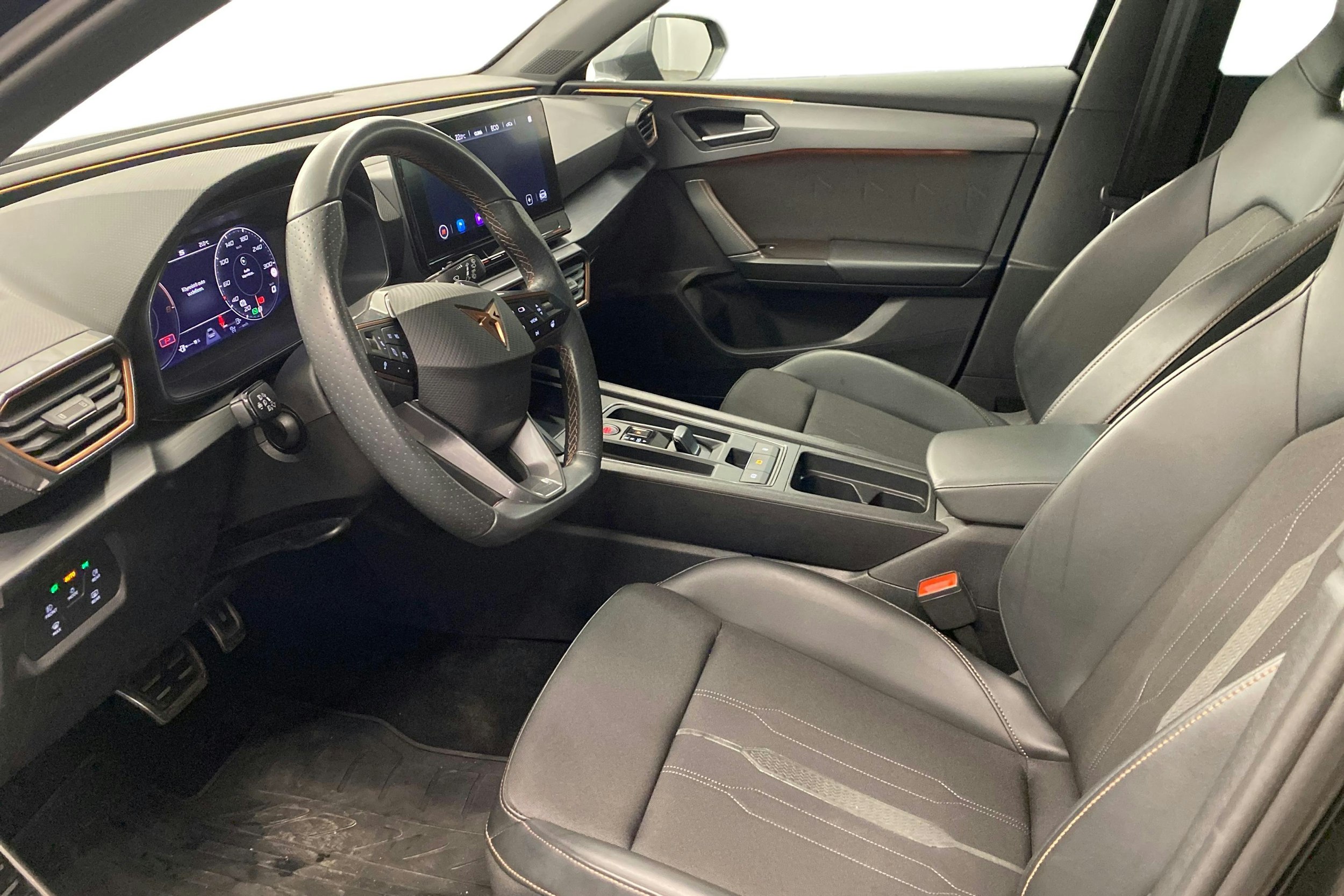 met. musta CUPRA Leon Sportstourer 2022 kuva 7.