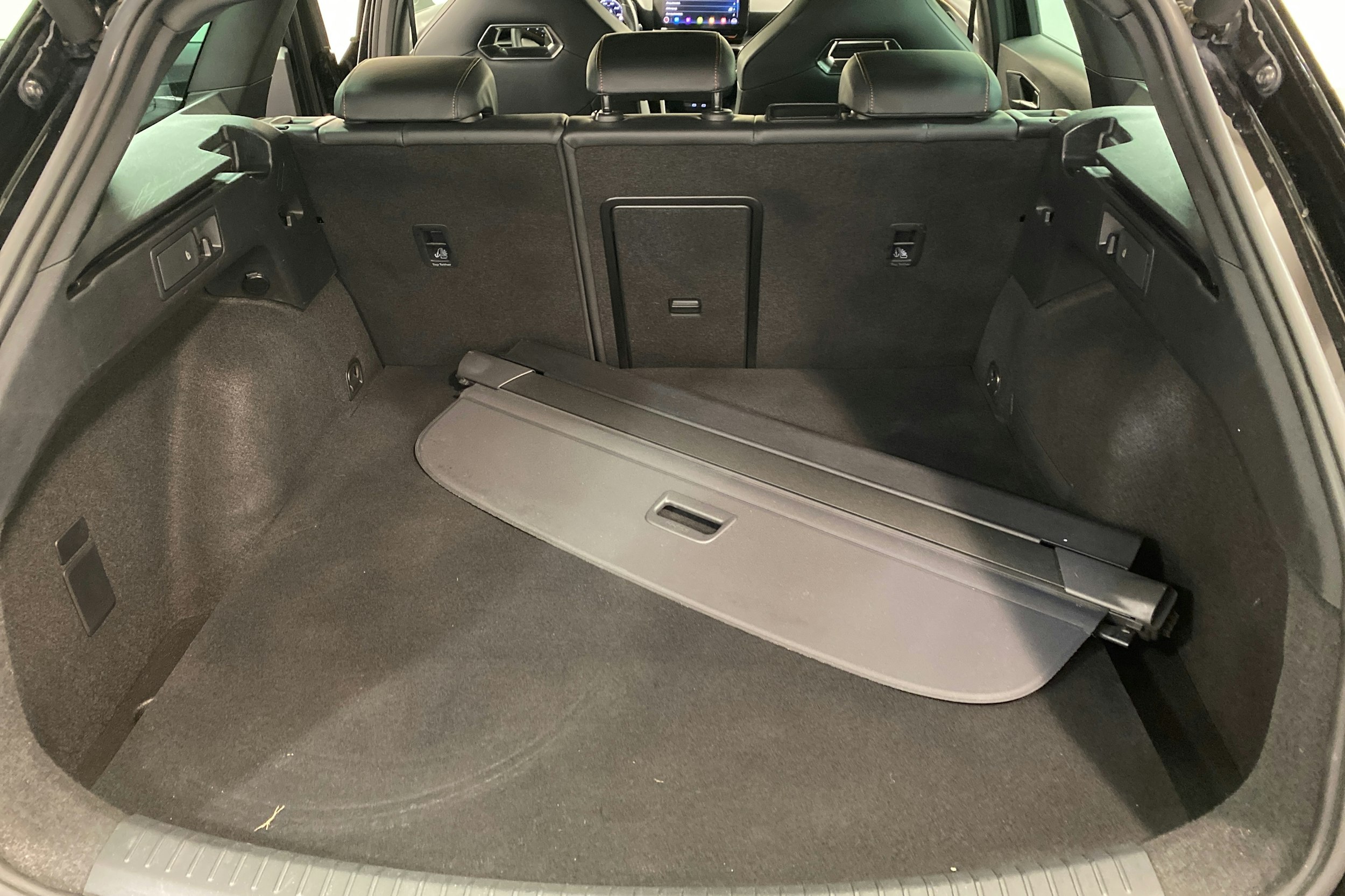 met. musta CUPRA Leon Sportstourer 2022 kuva 14.