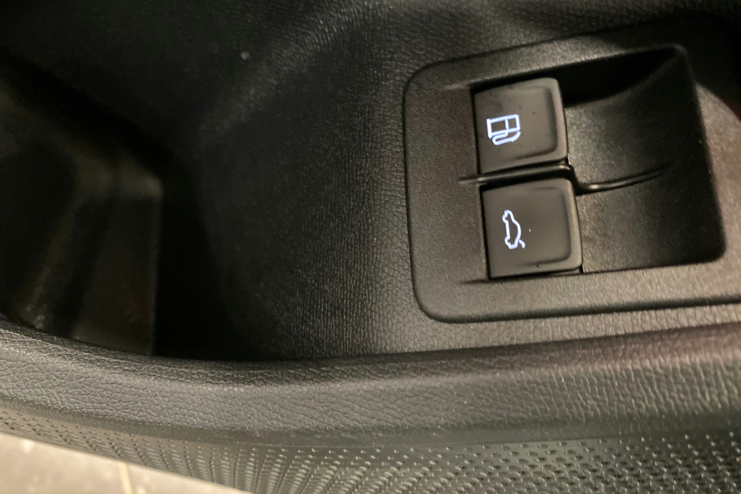 met. musta CUPRA Leon Sportstourer 2022 kuva 18.