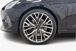 musta CUPRA Leon Sportstourer 2023 kuva 11.