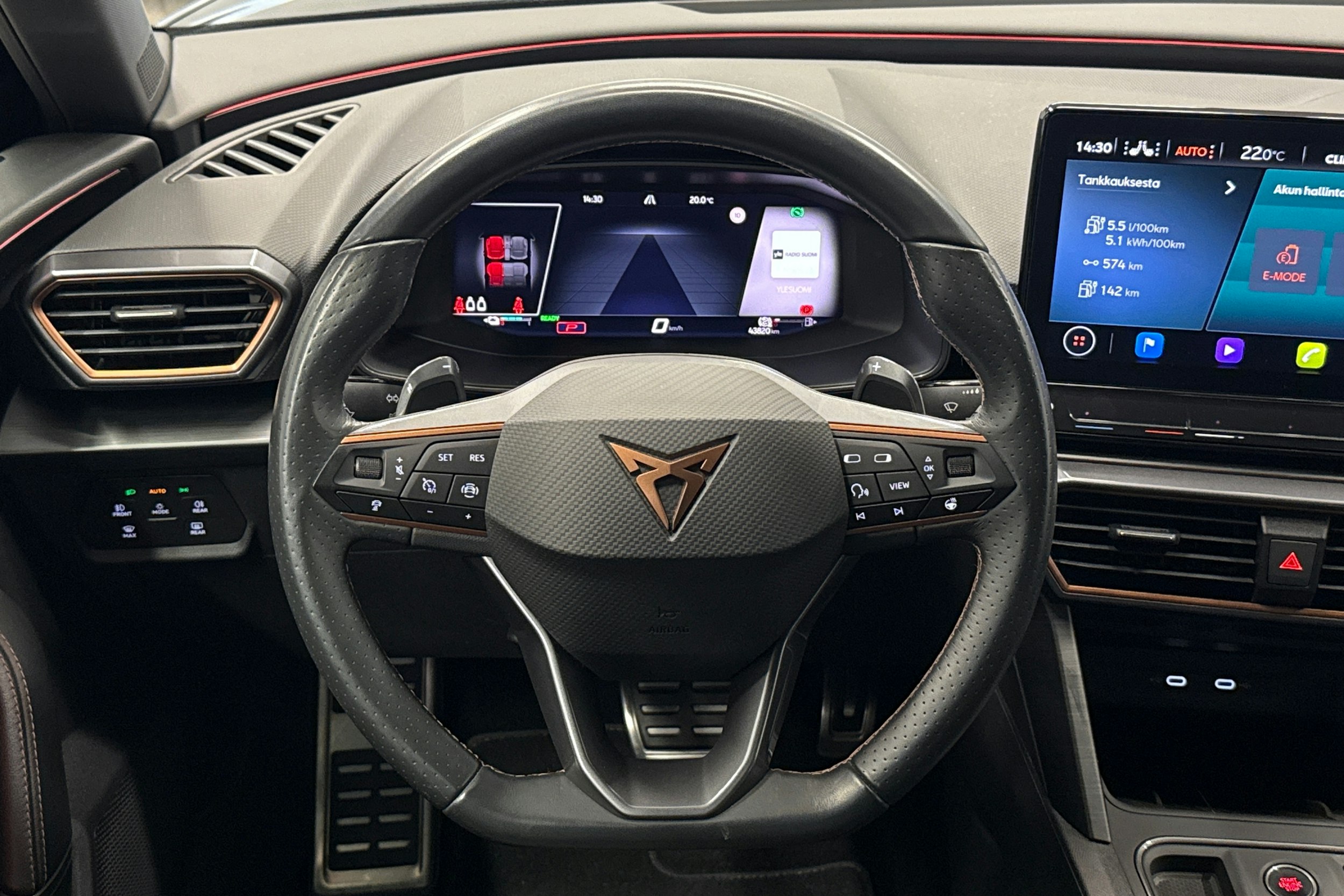 musta CUPRA Leon Sportstourer 2023 kuva 14.