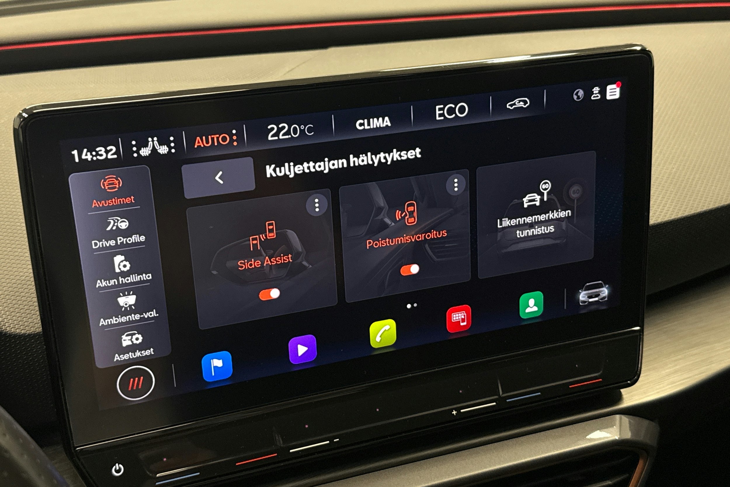 musta CUPRA Leon Sportstourer 2023 kuva 21.