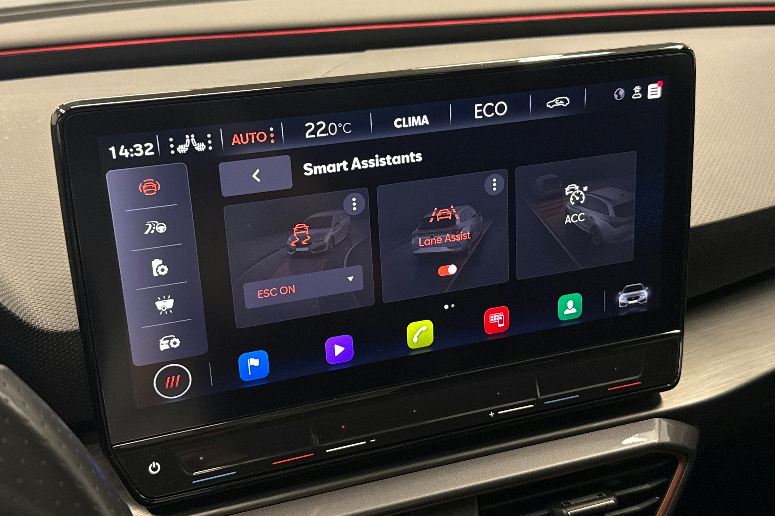 musta CUPRA Leon Sportstourer 2023 kuva 22.