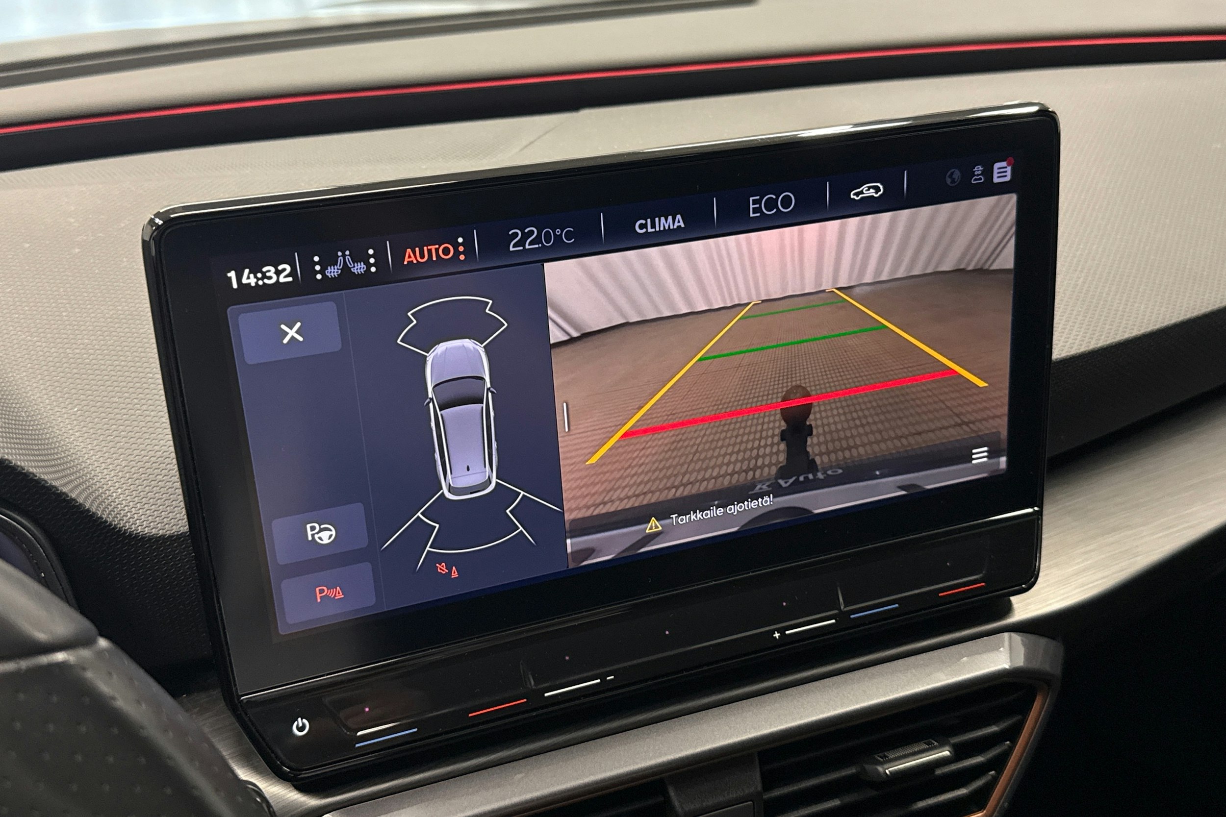 musta CUPRA Leon Sportstourer 2023 kuva 23.