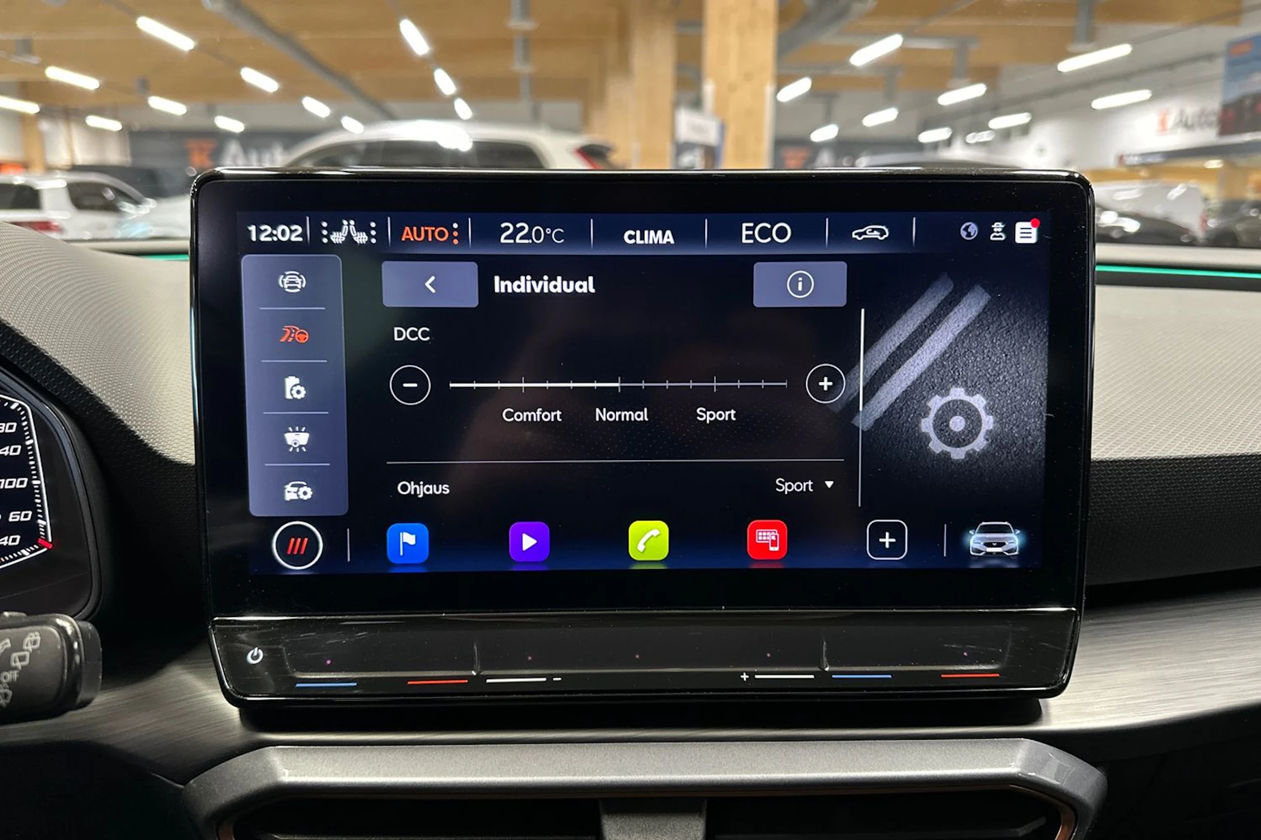 valkoinen CUPRA Leon Sportstourer 2024 kuva 16.
