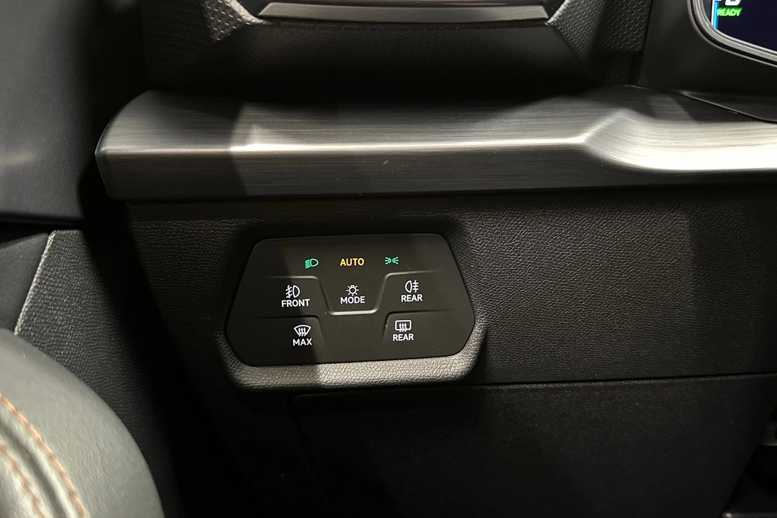 valkoinen CUPRA Leon Sportstourer 2024 kuva 23.