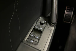 valkoinen CUPRA Leon Sportstourer 2024 kuva 24.