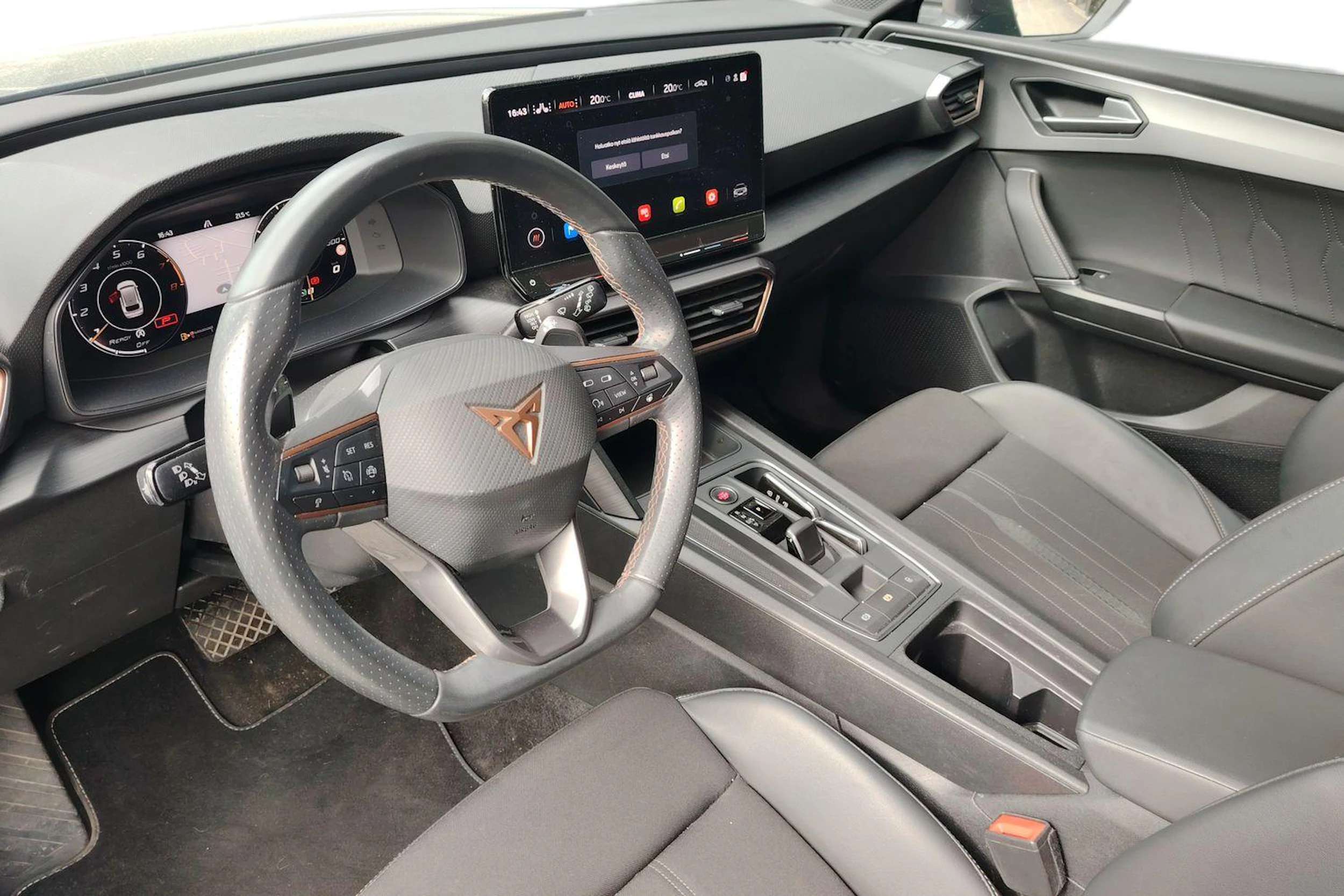 Harmaa CUPRA Leon Sportstourer 2023 kuva 3.