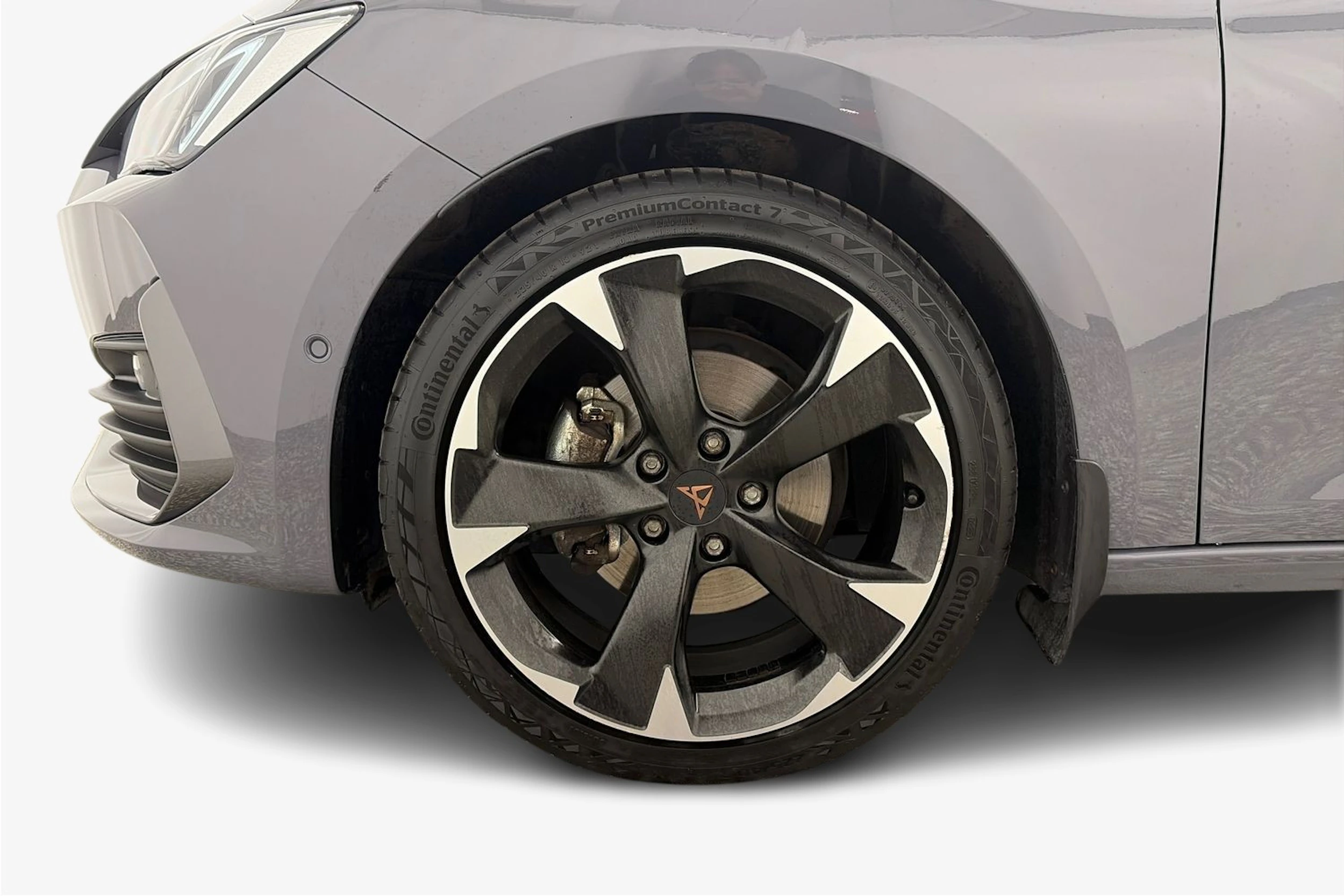 Harmaa CUPRA Leon Sportstourer 2023 kuva 9.