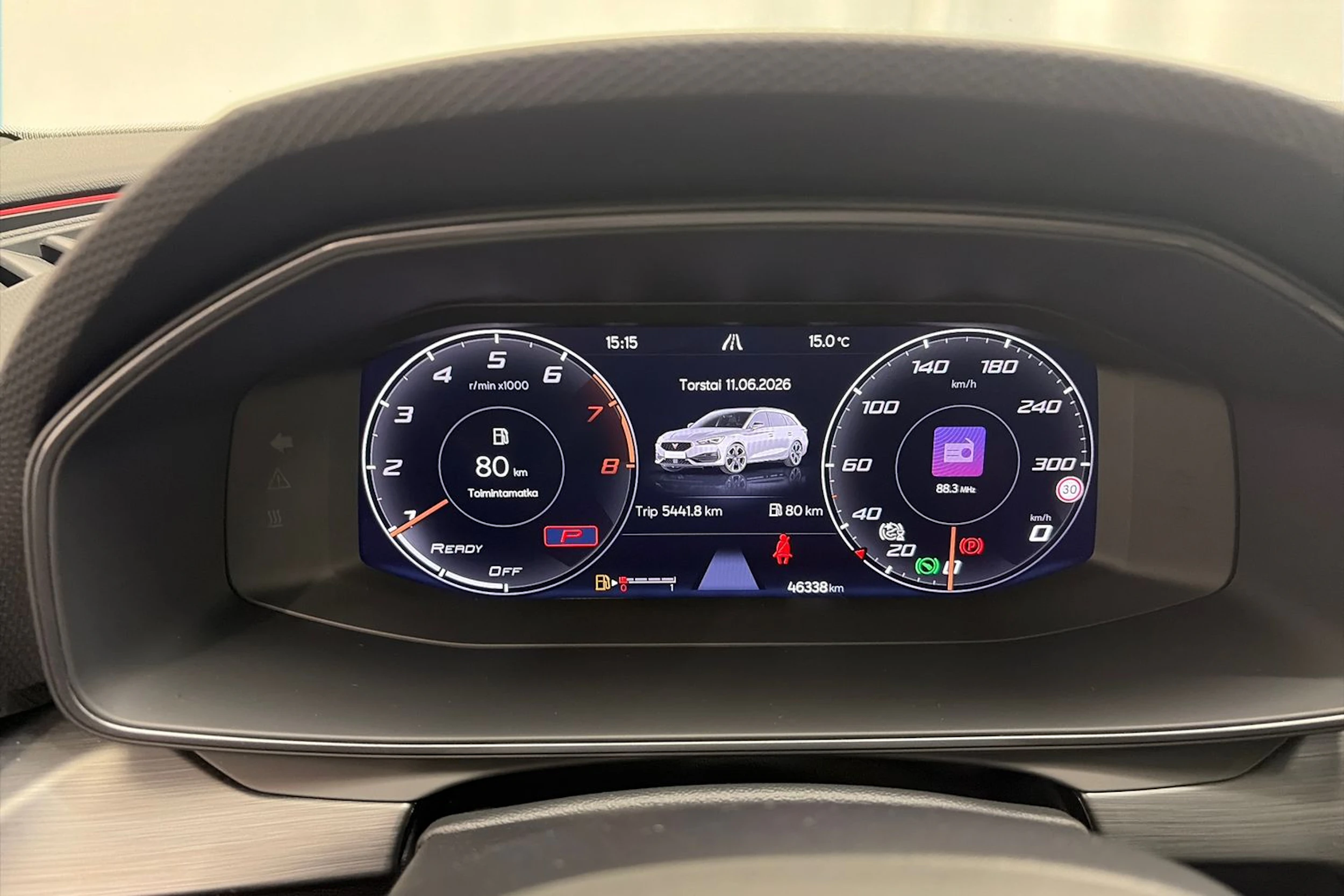 Harmaa CUPRA Leon Sportstourer 2023 kuva 15.