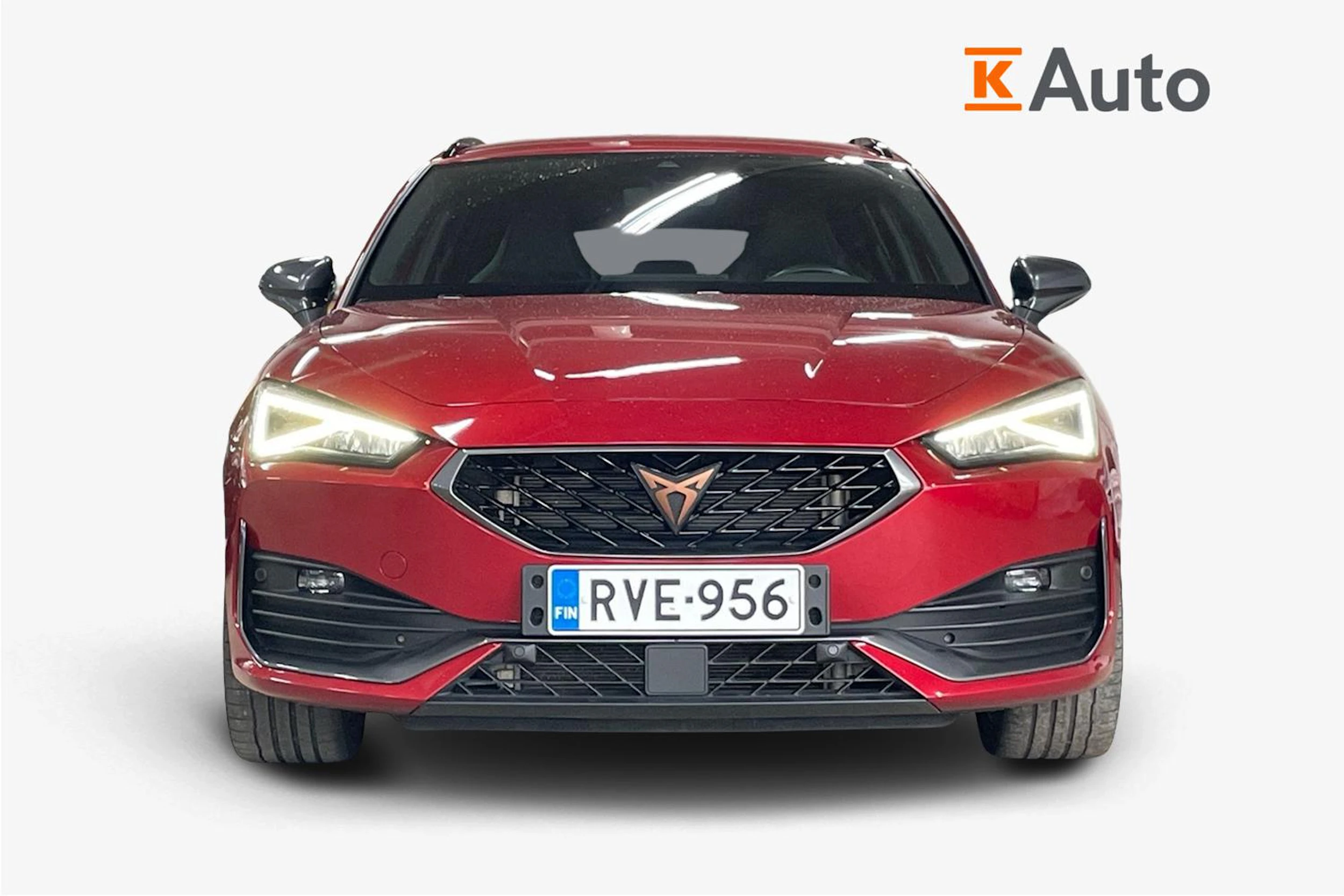 Punainen CUPRA Leon Sportstourer 2023 kuva 4.