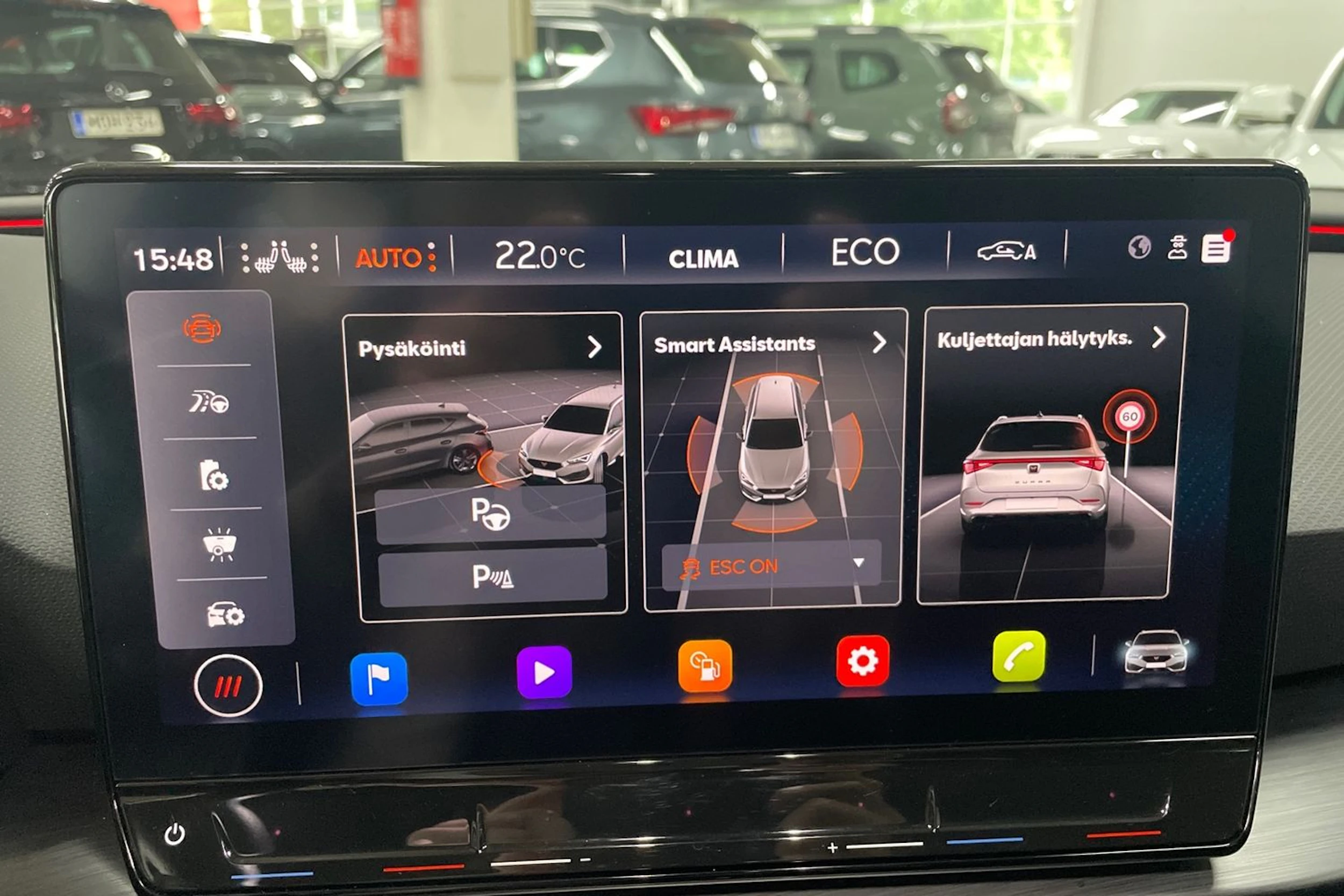 Punainen CUPRA Leon Sportstourer 2023 kuva 14.