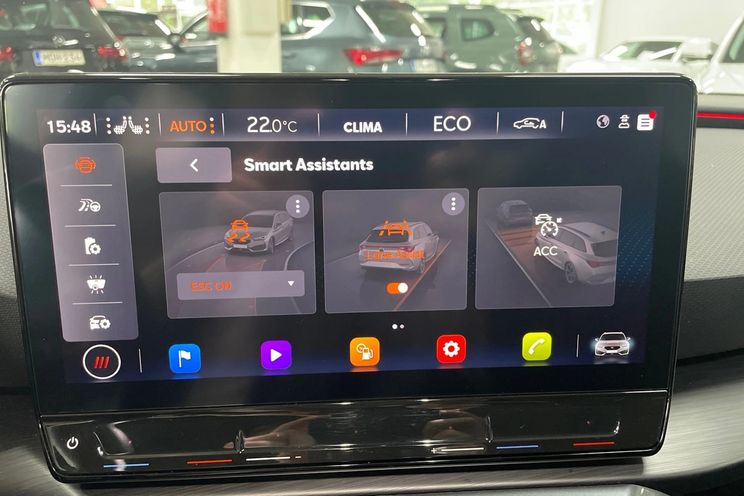 Punainen CUPRA Leon Sportstourer 2023 kuva 15.