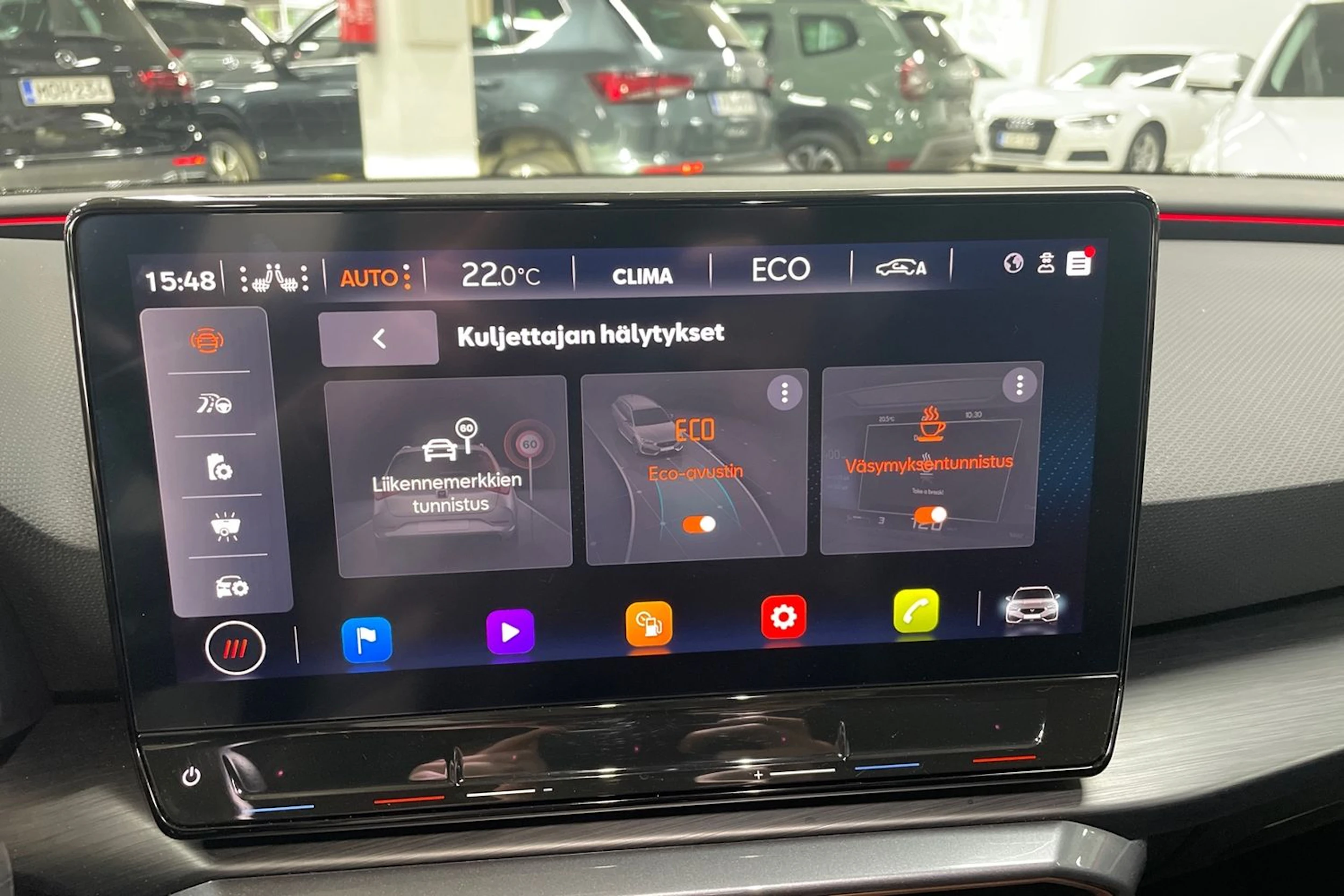 Punainen CUPRA Leon Sportstourer 2023 kuva 16.
