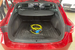 Punainen CUPRA Leon Sportstourer 2023 kuva 20.