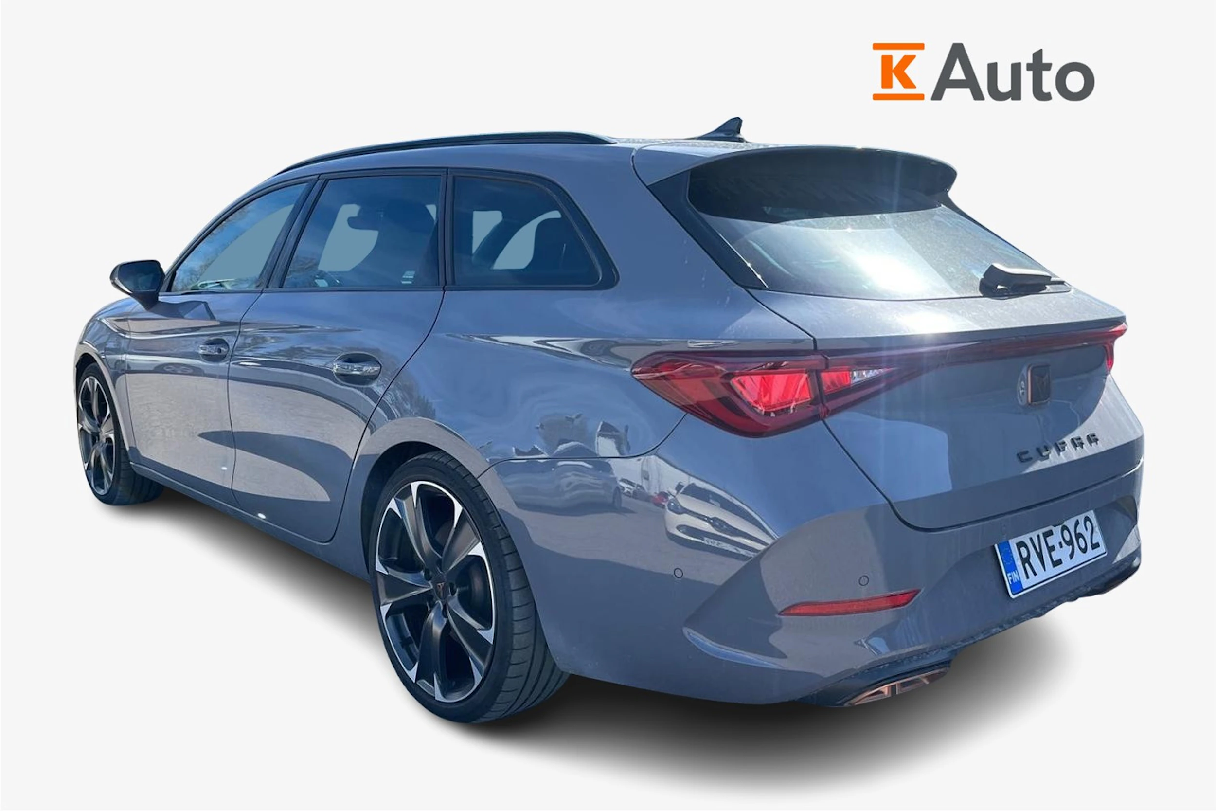 harmaa CUPRA Leon Sportstourer 2023 kuva 2.