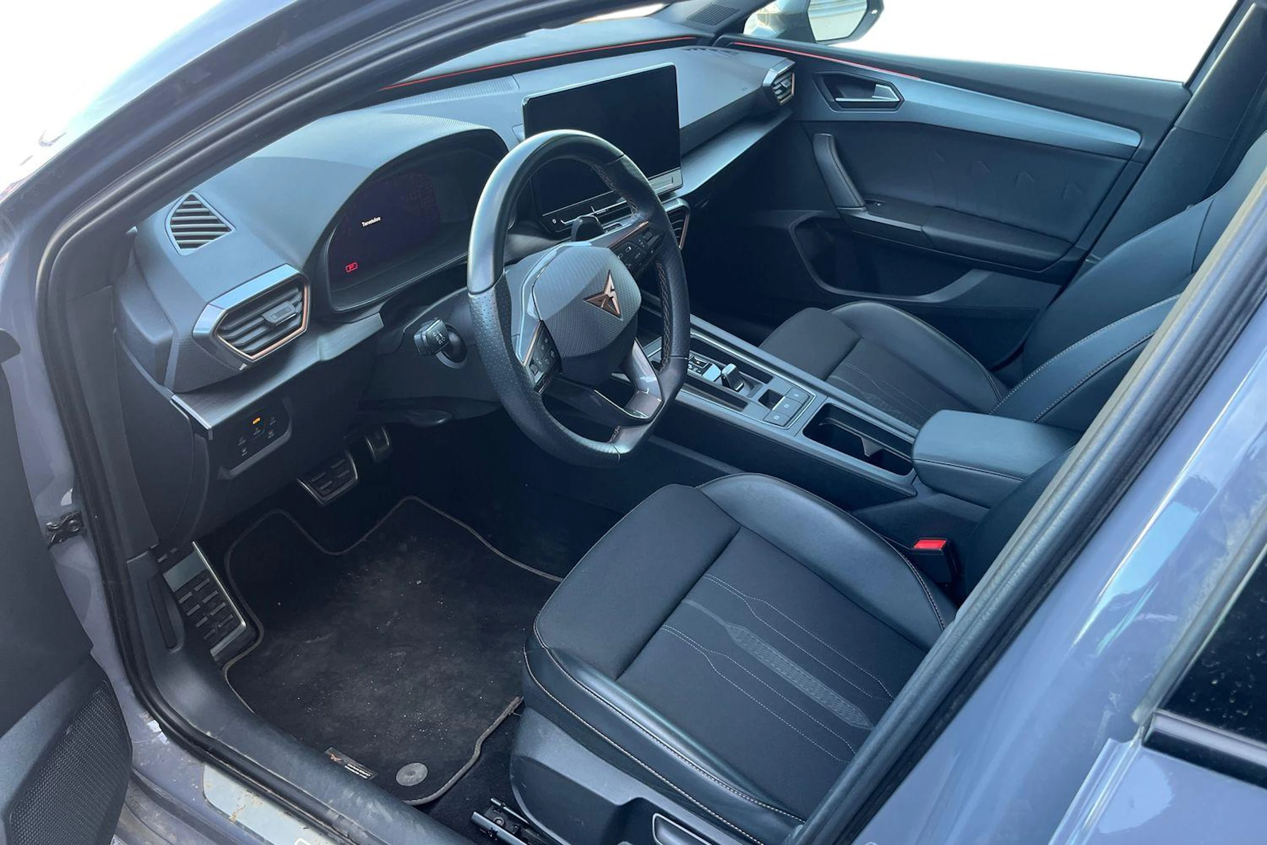 harmaa CUPRA Leon Sportstourer 2023 kuva 3.