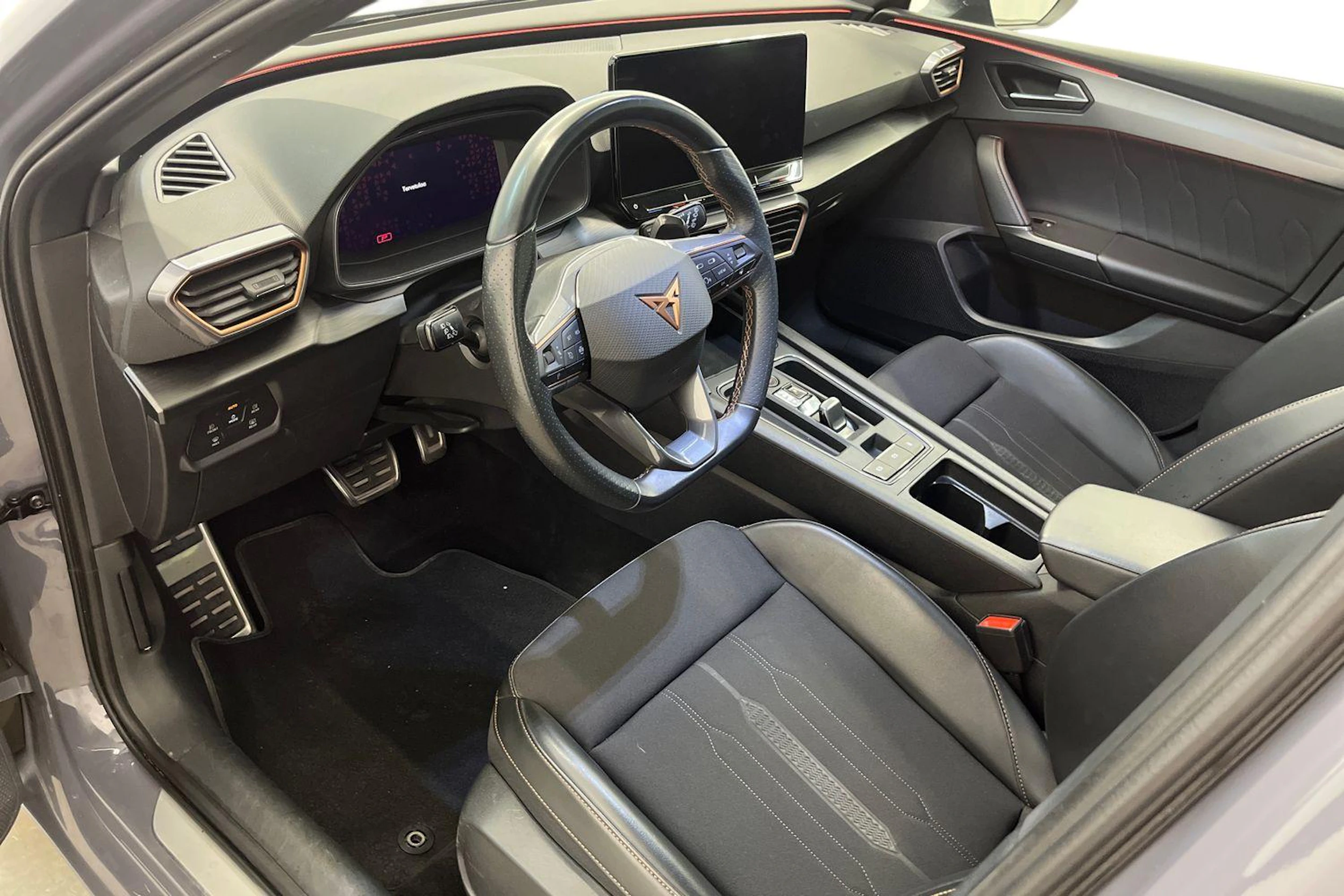 harmaa CUPRA Leon Sportstourer 2023 kuva 8.