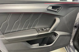 harmaa CUPRA Leon Sportstourer 2023 kuva 15.