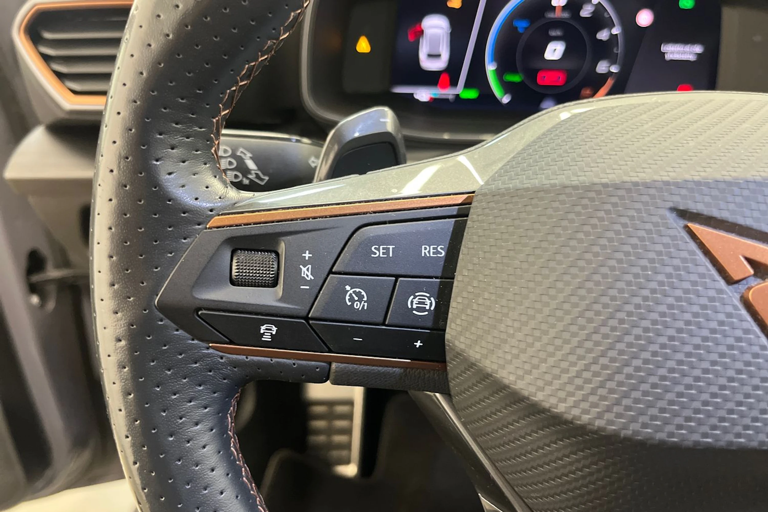 harmaa CUPRA Leon Sportstourer 2023 kuva 18.