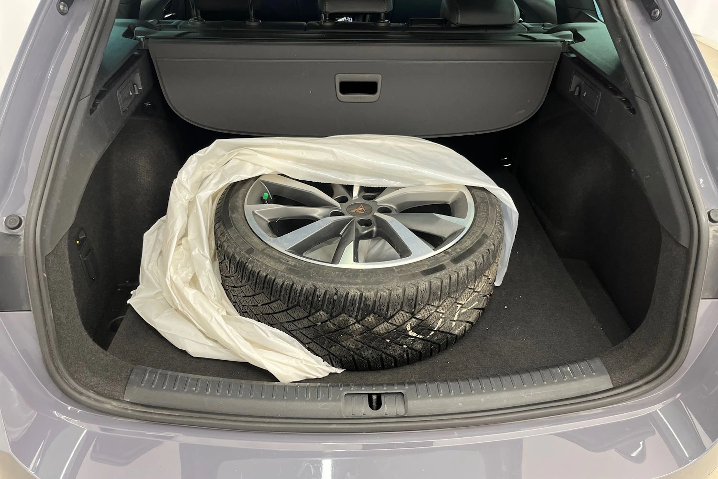 harmaa CUPRA Leon Sportstourer 2023 kuva 24.