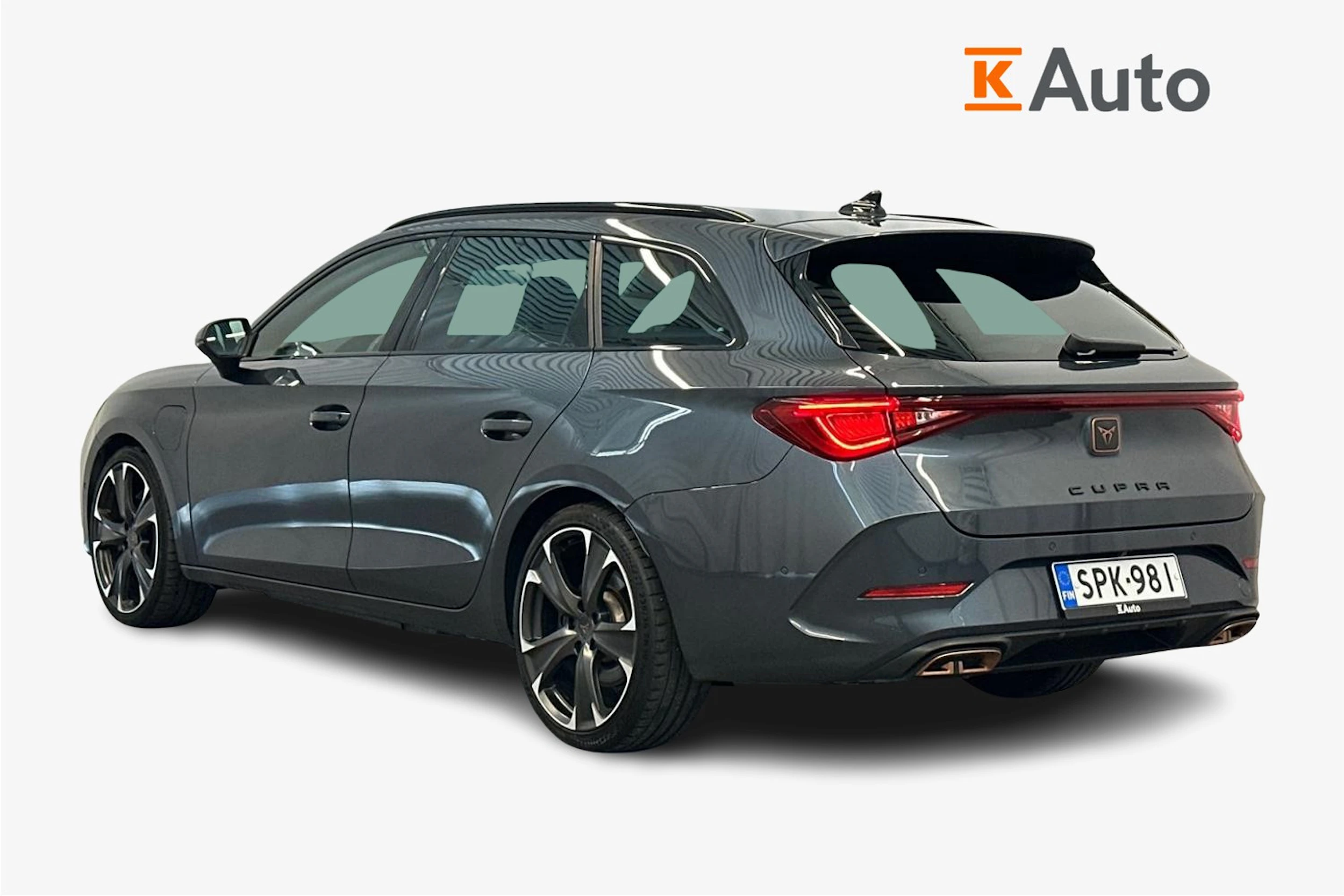 harmaa CUPRA Leon Sportstourer 2023 kuva 2.