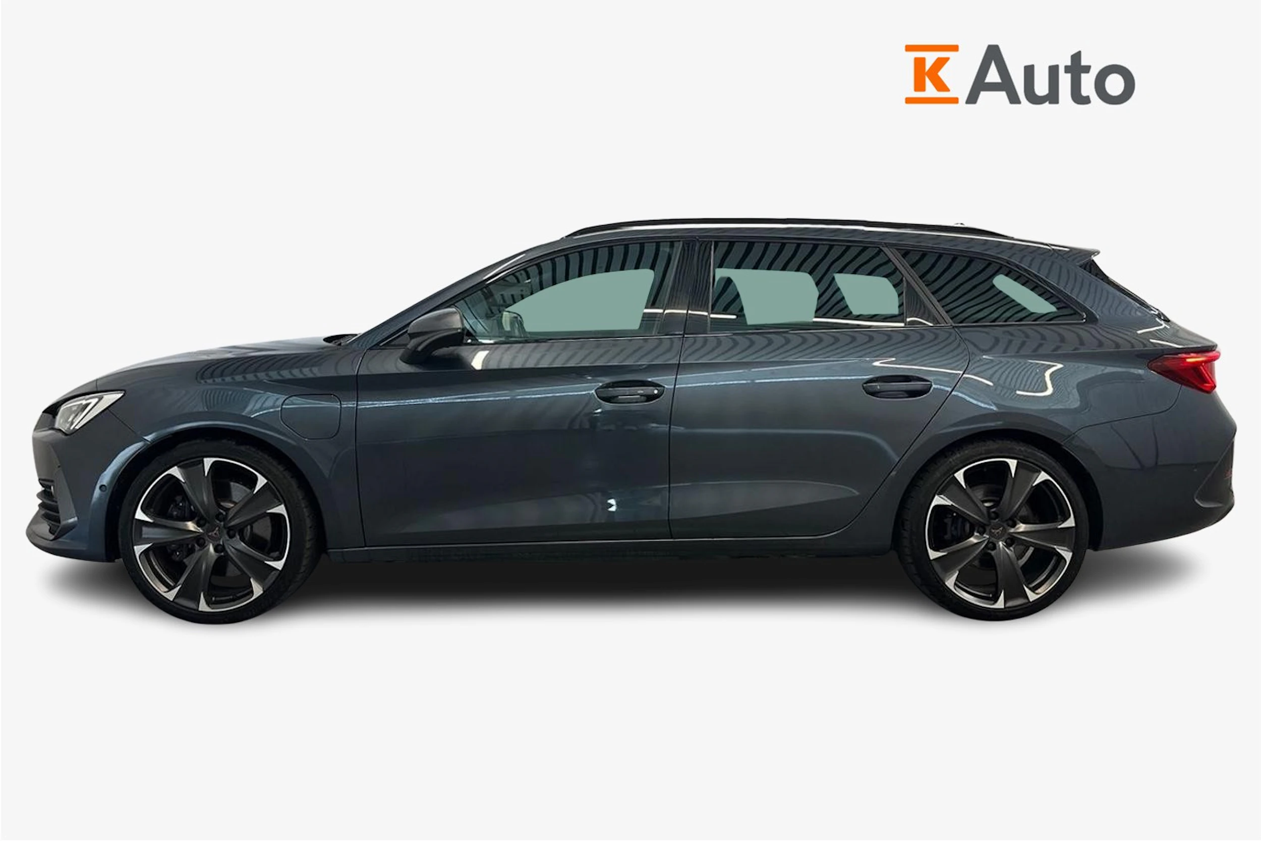 harmaa CUPRA Leon Sportstourer 2023 kuva 5.