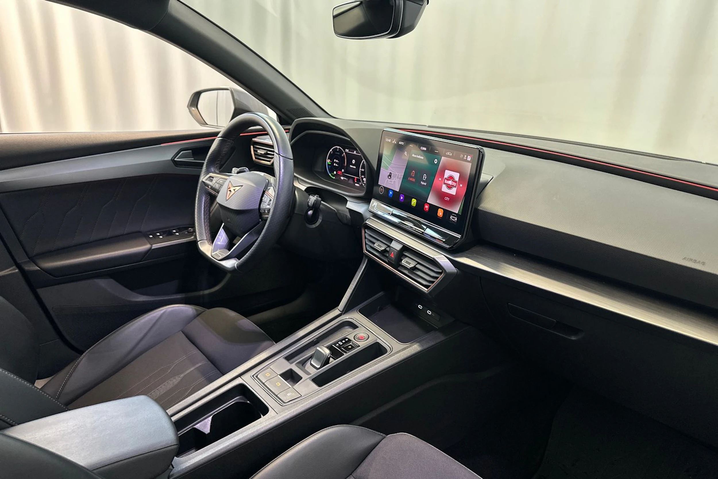 harmaa CUPRA Leon Sportstourer 2023 kuva 12.