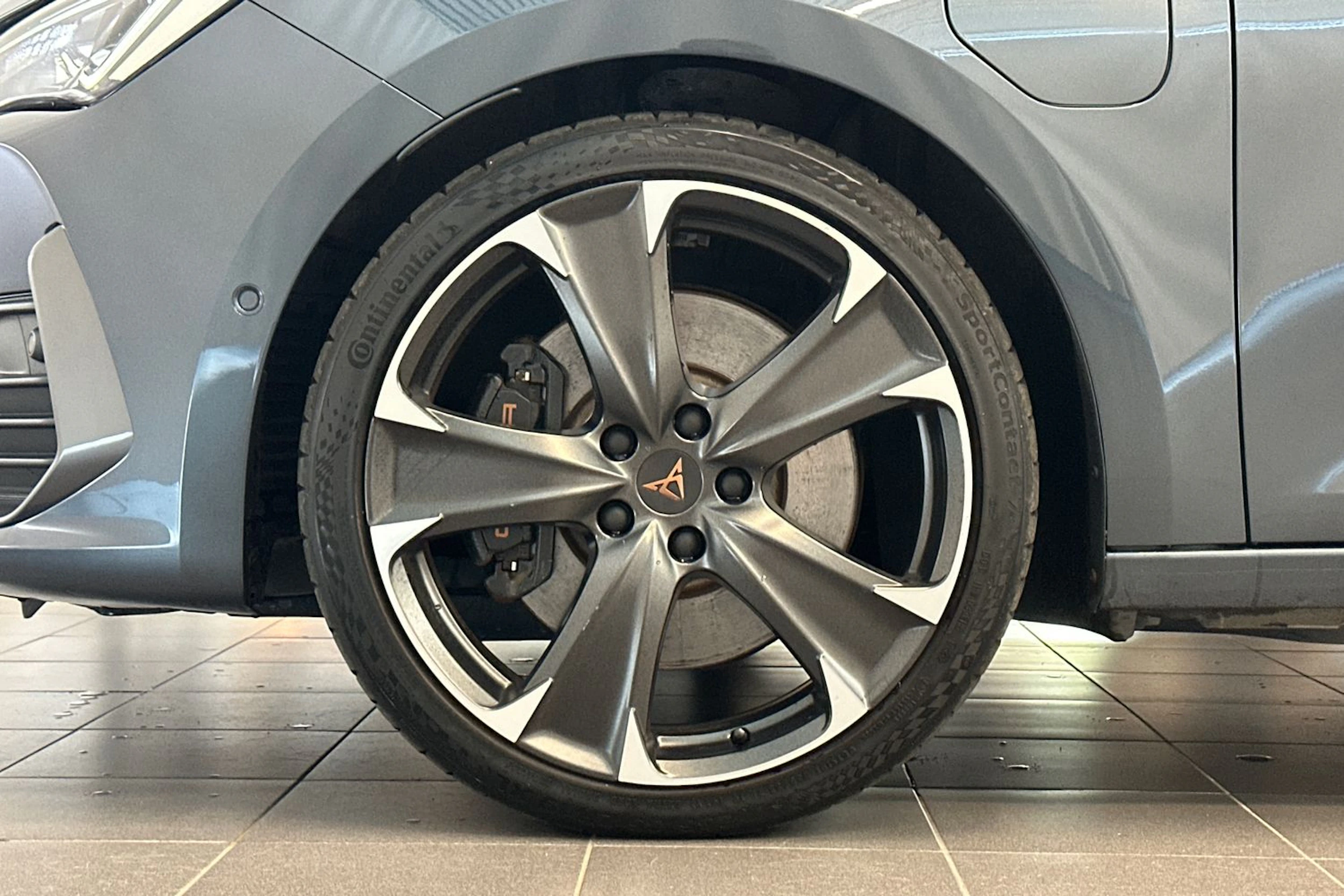 harmaa CUPRA Leon Sportstourer 2023 kuva 26.