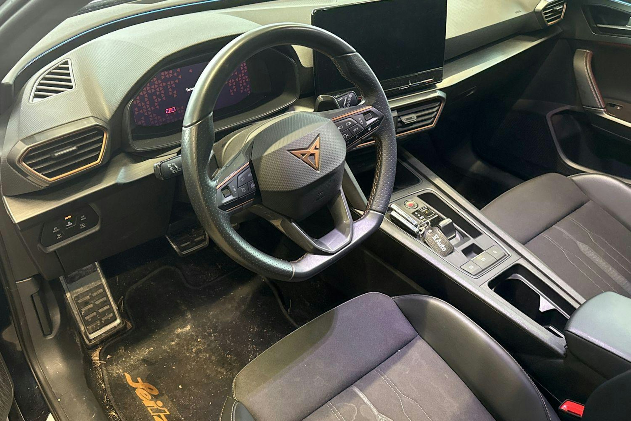 sininen CUPRA Leon Sportstourer 2023 kuva 3.