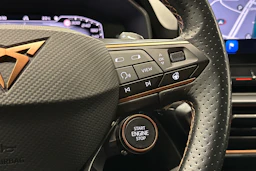musta CUPRA Leon Sportstourer 2024 kuva 21.