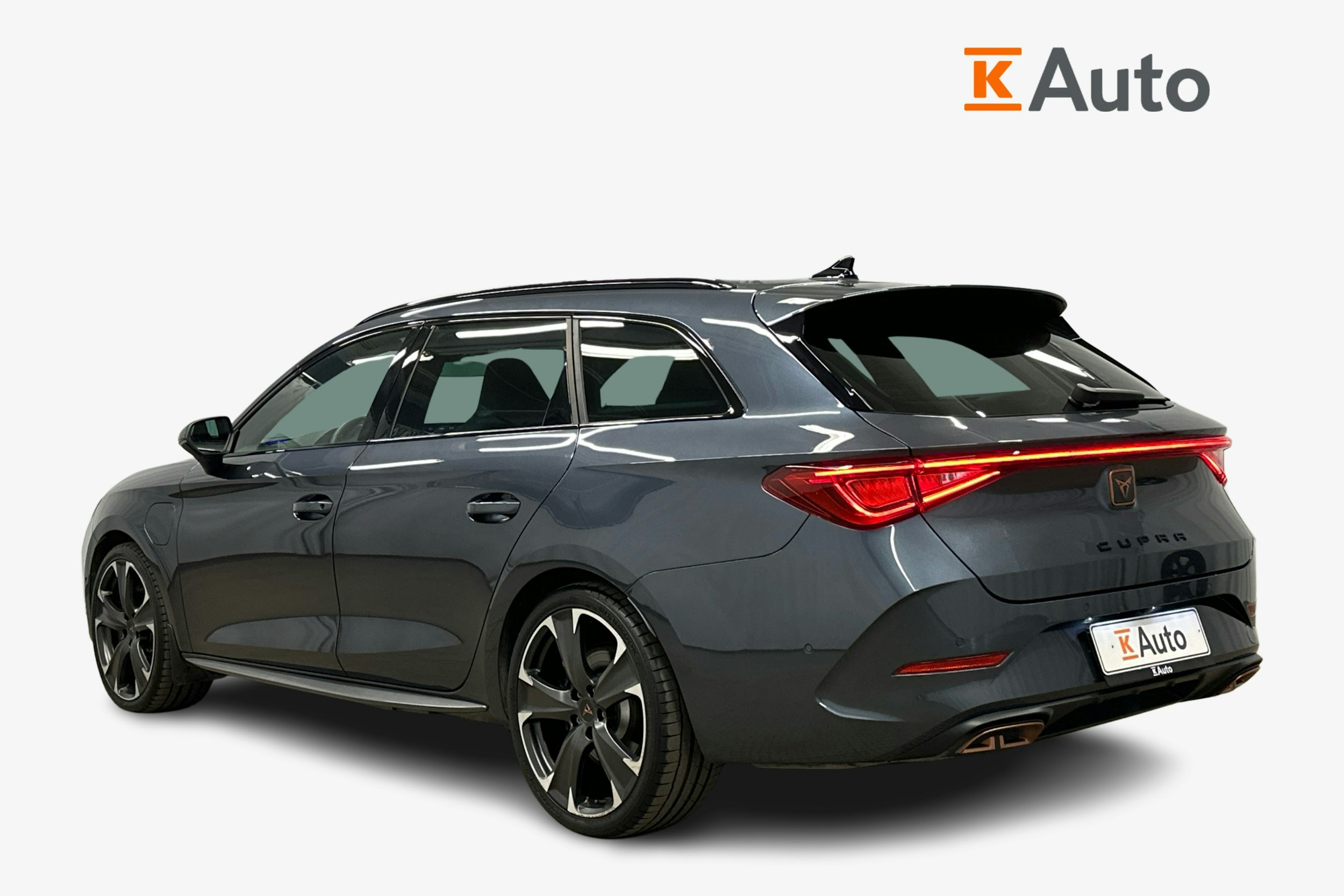 harmaa CUPRA Leon Sportstourer 2024 kuva 2.