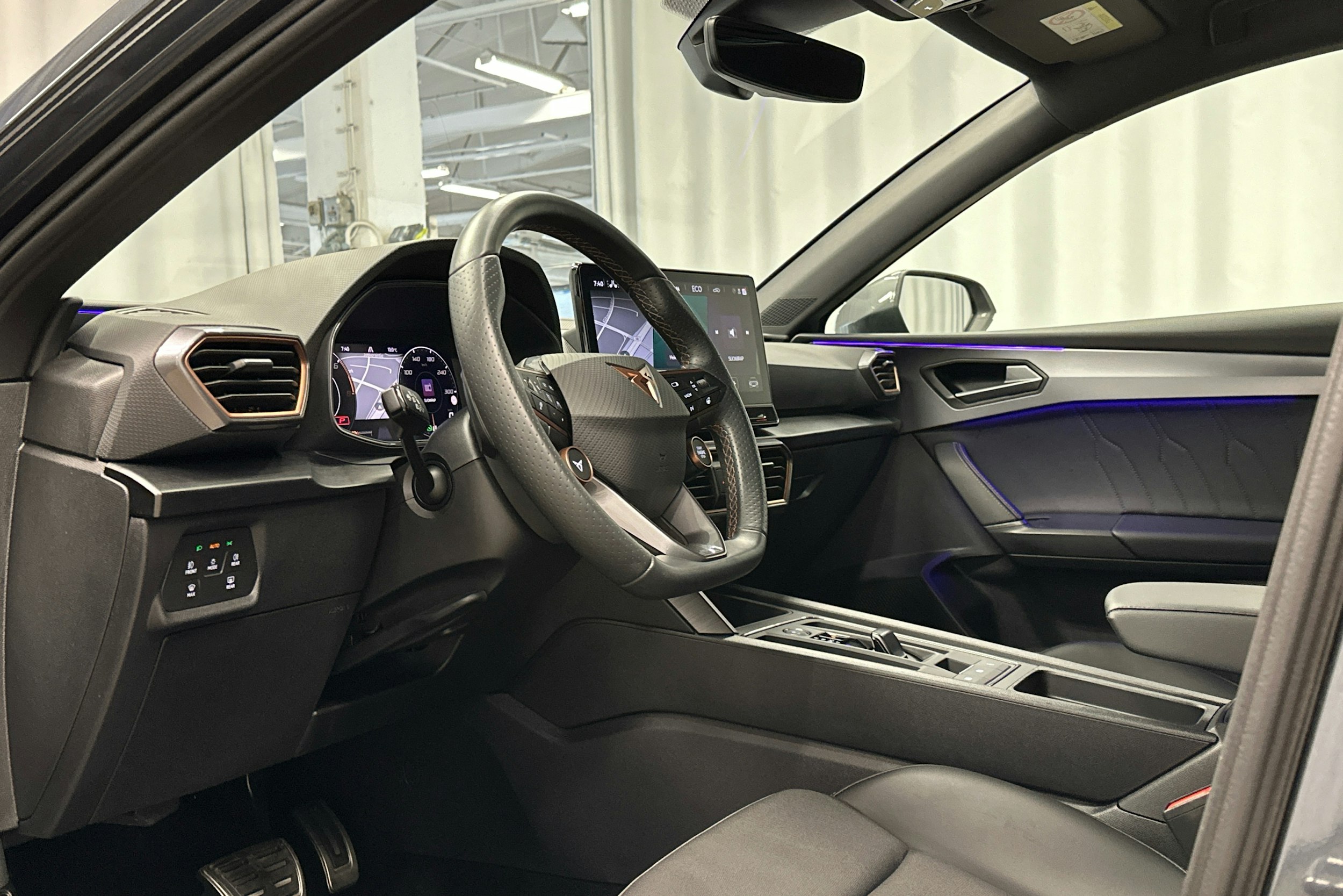 harmaa CUPRA Leon Sportstourer 2024 kuva 6.