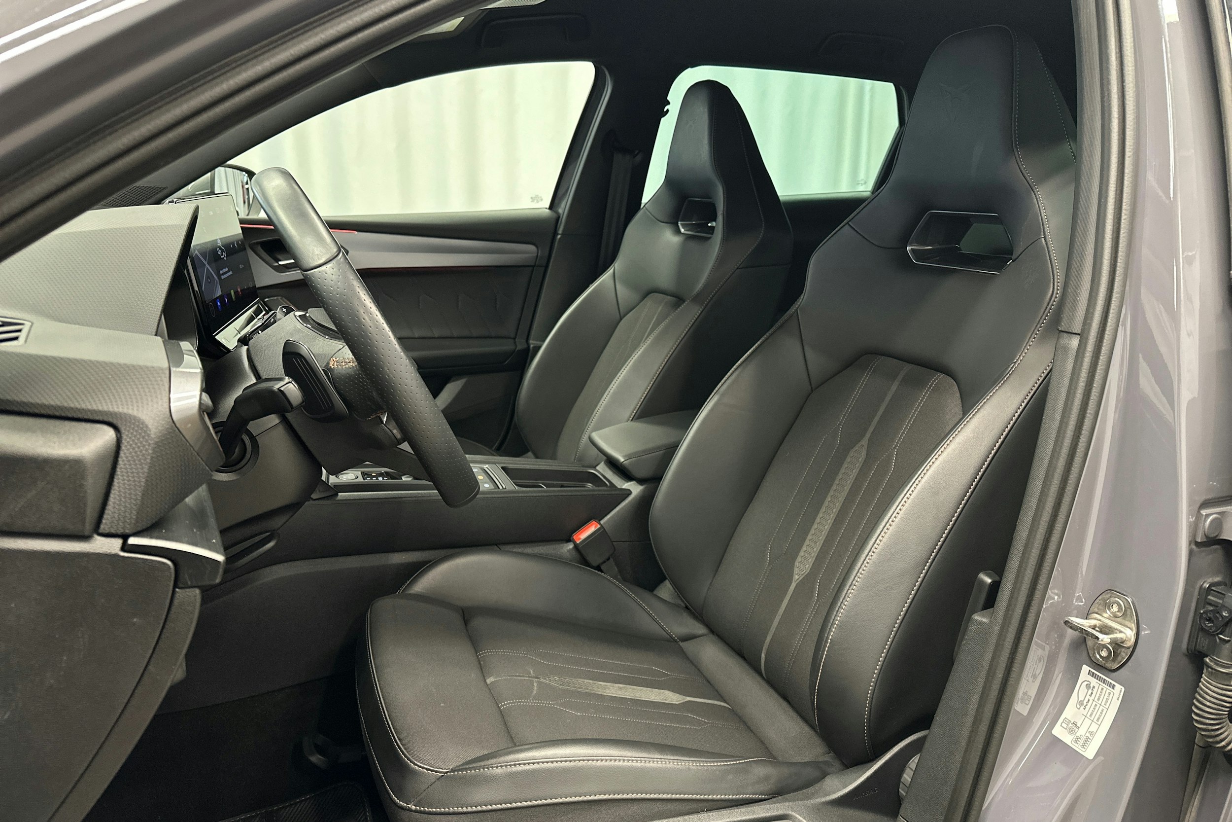 harmaa CUPRA Leon Sportstourer 2024 kuva 18.