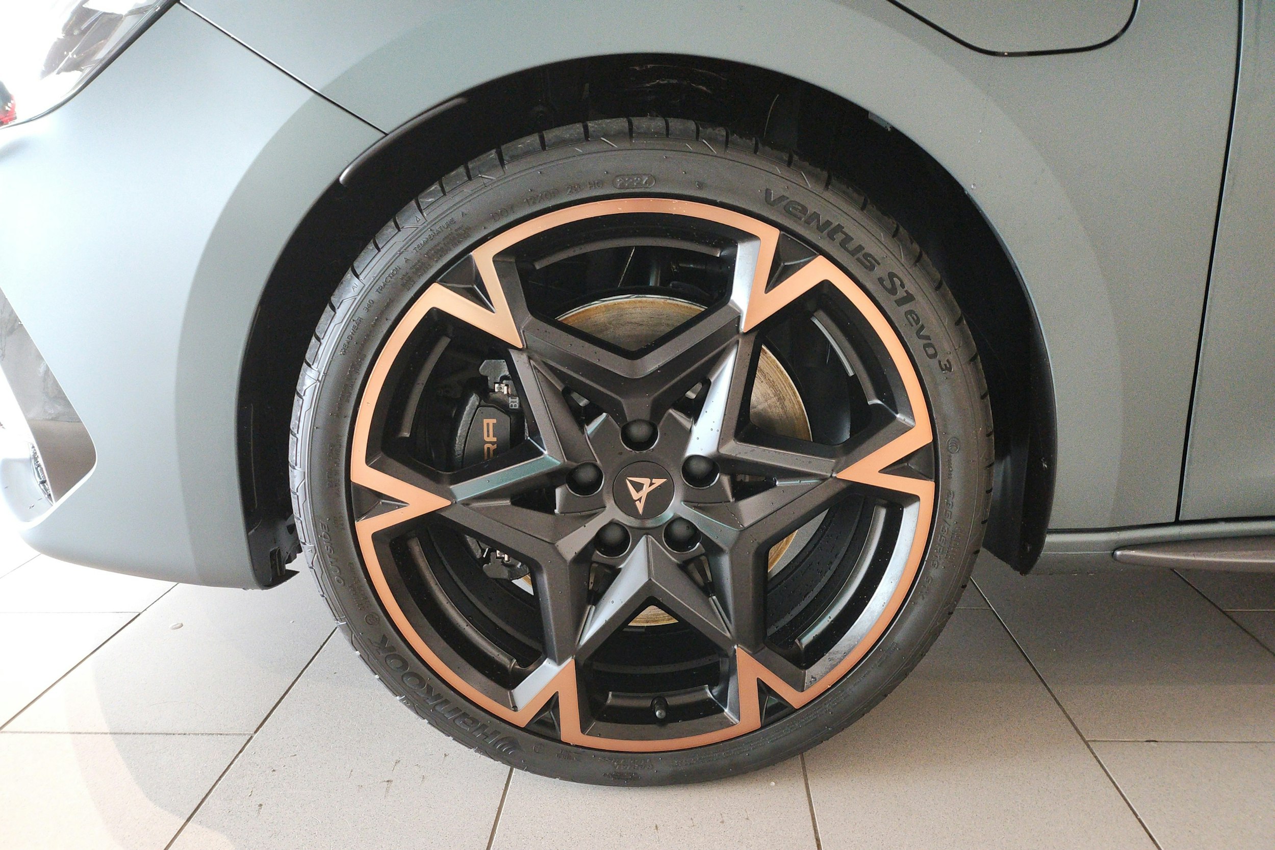 harmaa CUPRA Leon Sportstourer 2024 kuva 9.