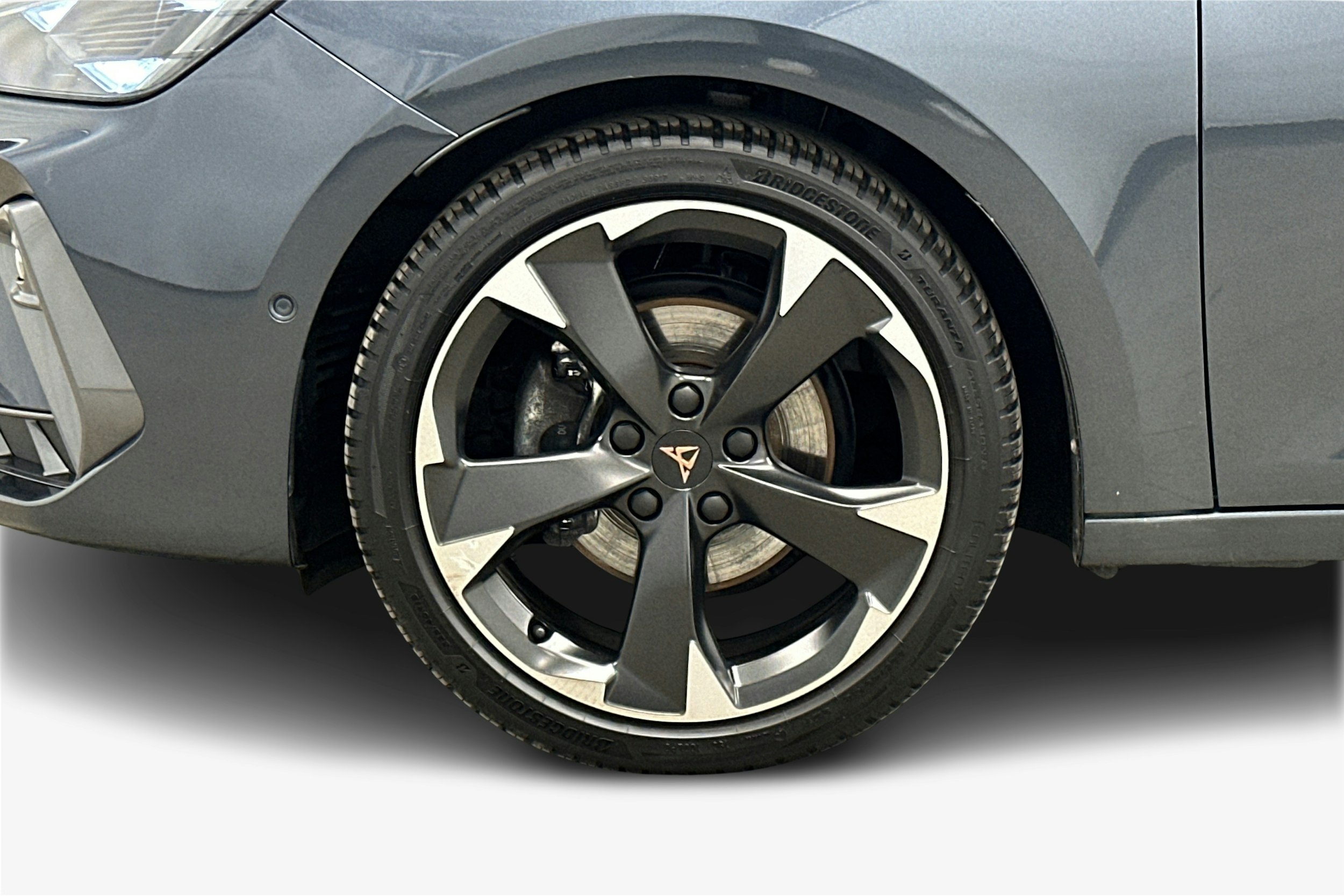 harmaa CUPRA Leon Sportstourer 2025 kuva 9.