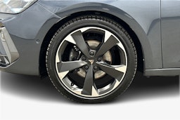 harmaa CUPRA Leon Sportstourer 2025 kuva 9.
