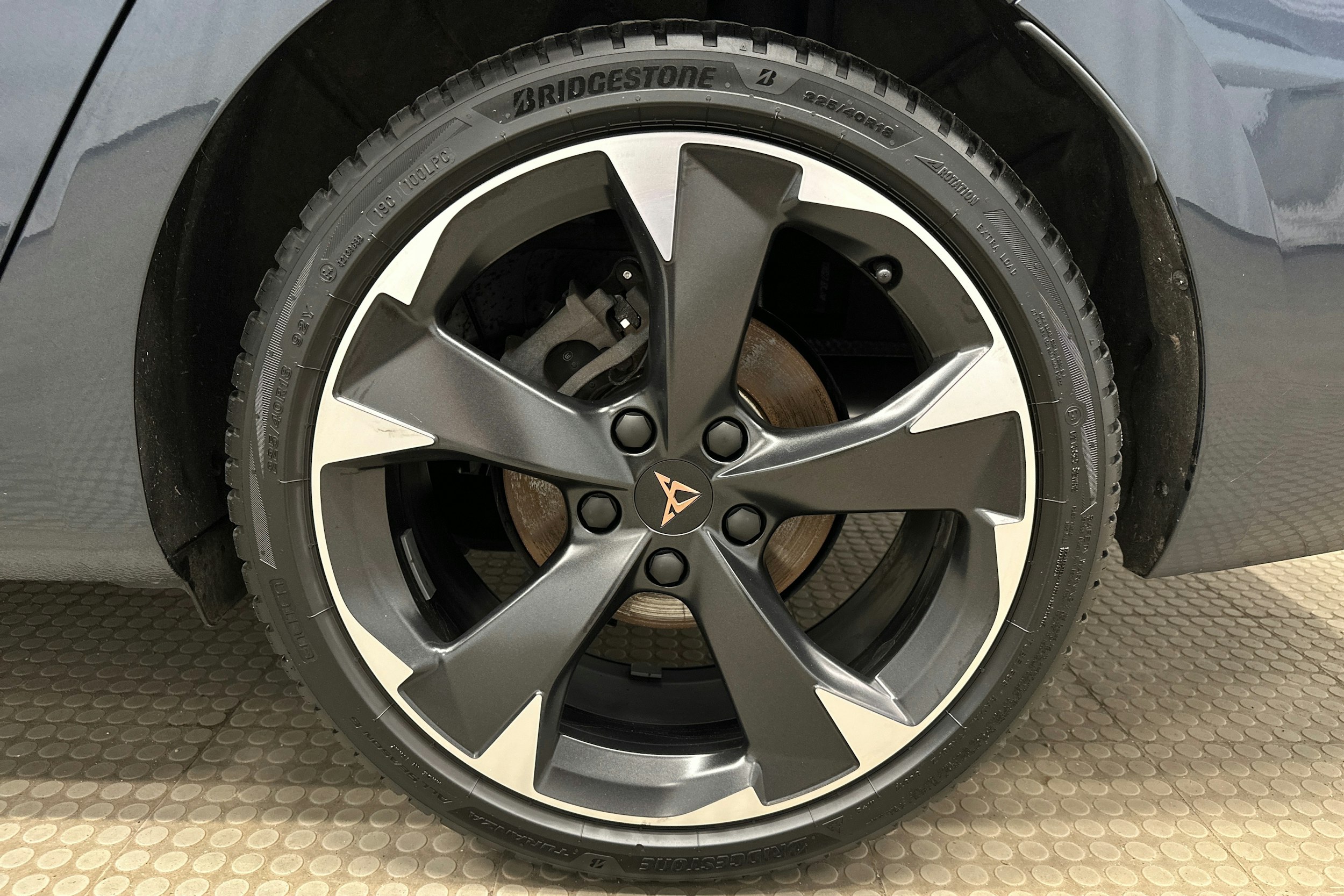 harmaa CUPRA Leon Sportstourer 2025 kuva 10.